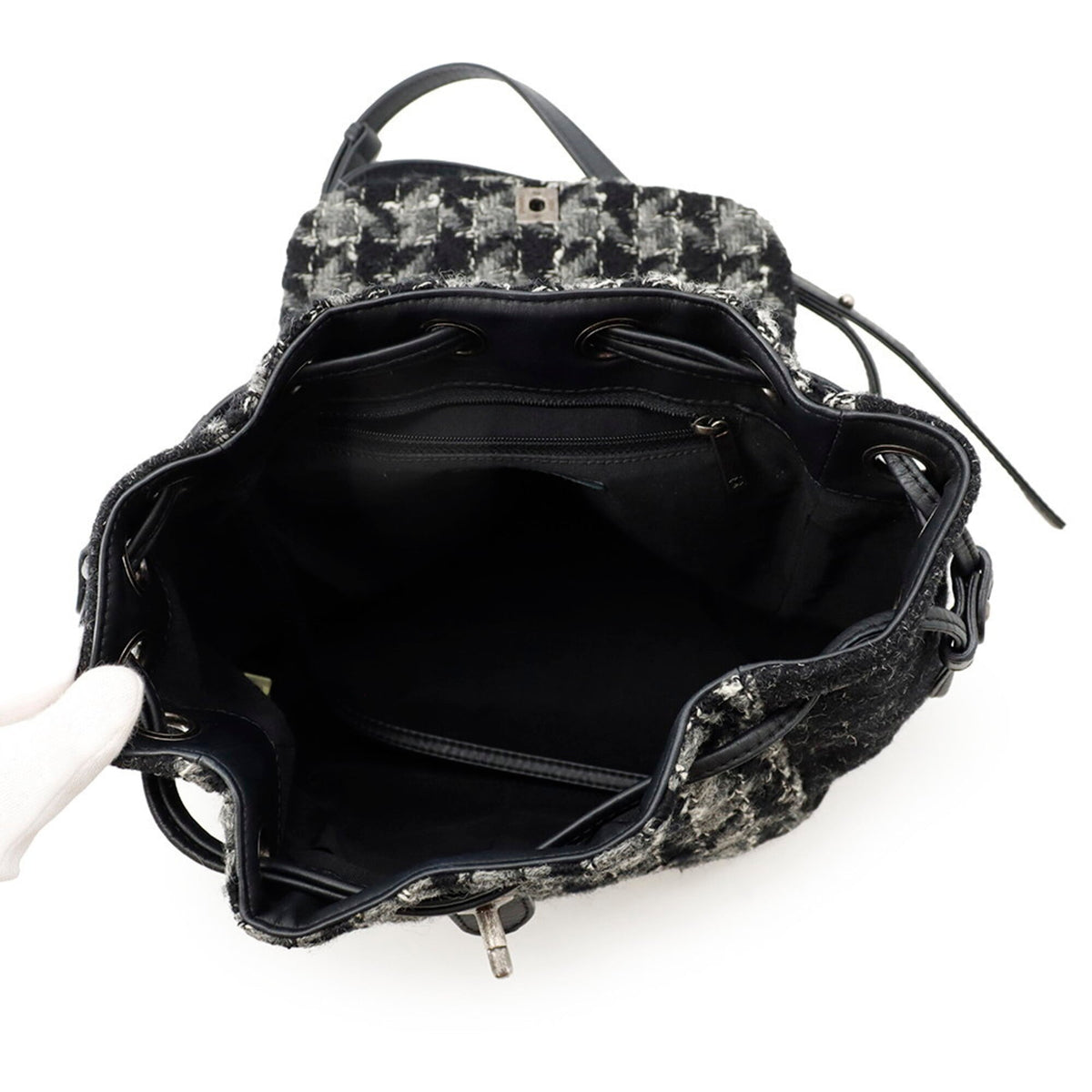 Chanel Black Gray Tweed Handbag (Pre-Owned)