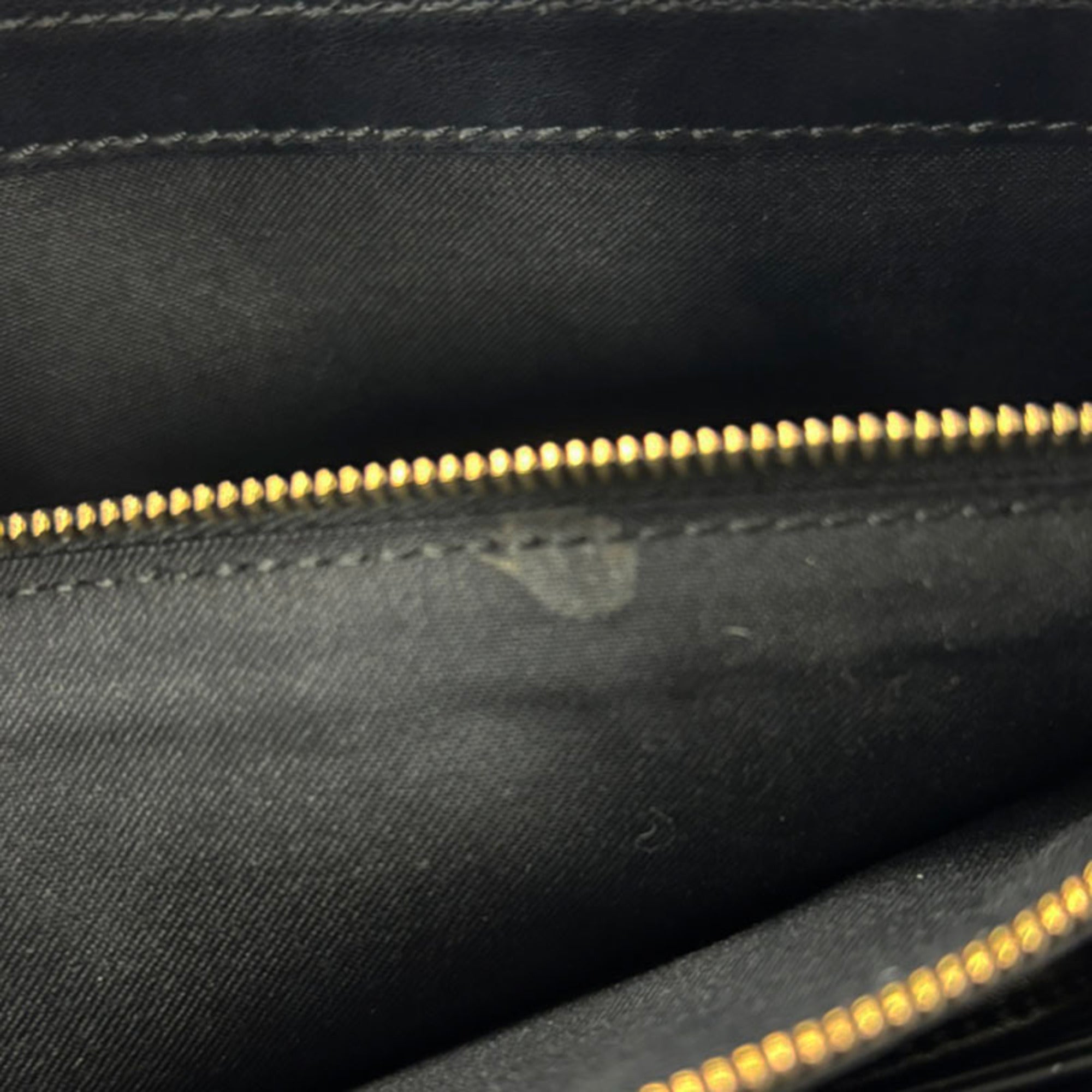 Fendi Black Leather Shoulder Bag (Pre-Owned)