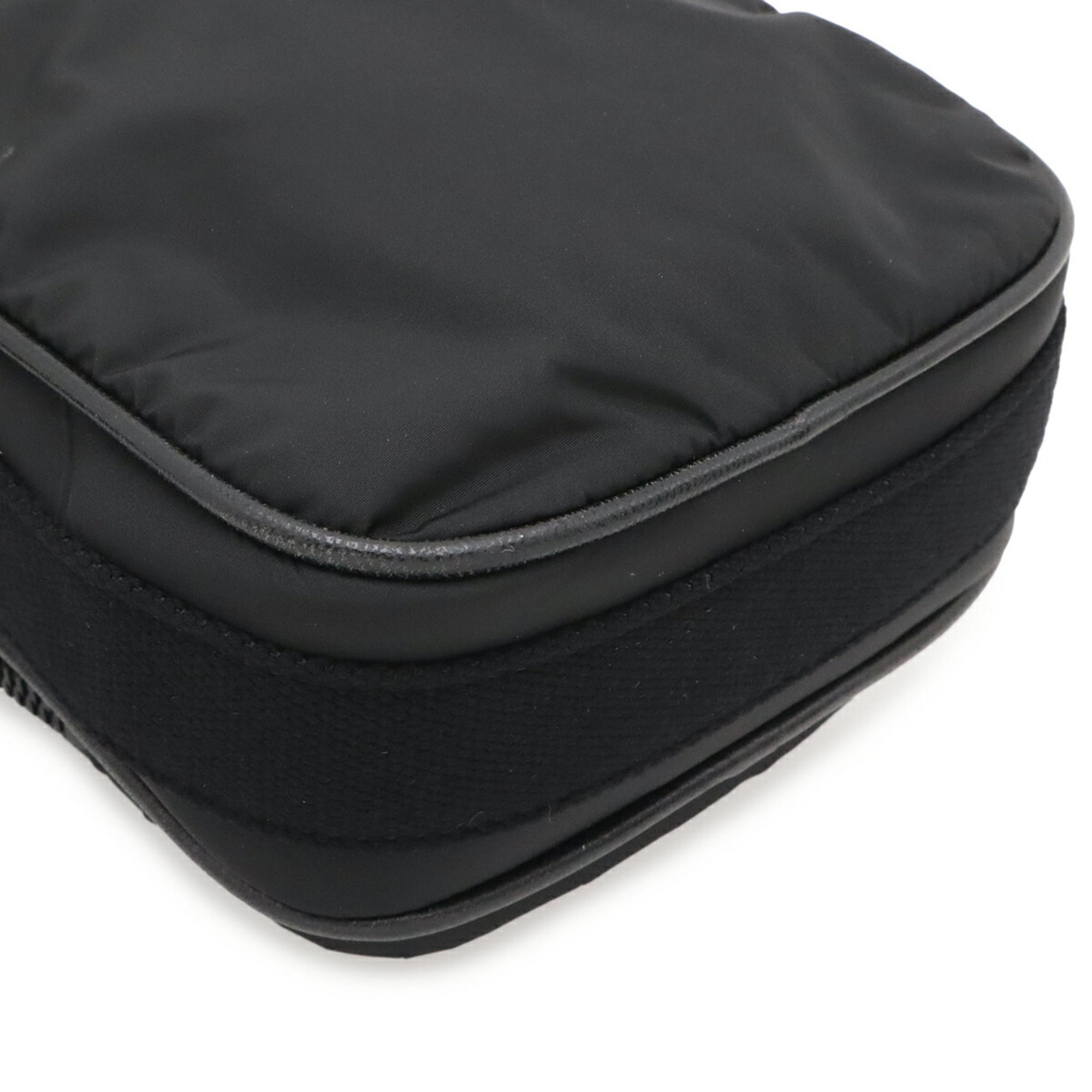 Yves Saint Laurent Black Nylon Leather Shoulder Bag (Pre-Owned)