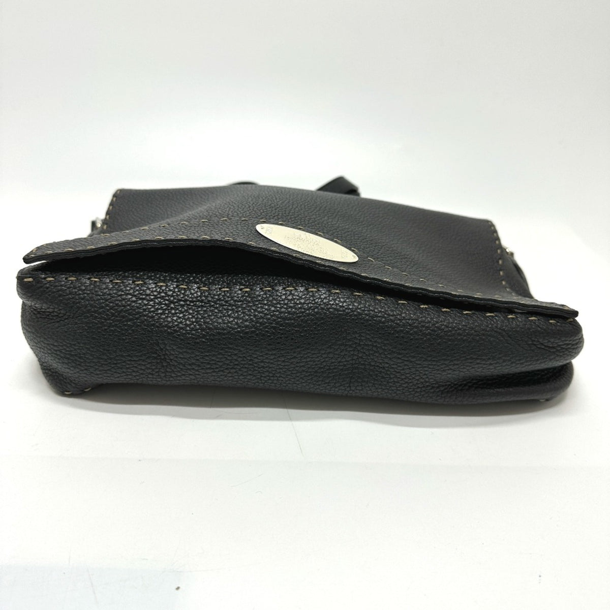 Fendi Black Leather Shoulder Bag (Pre-Owned)