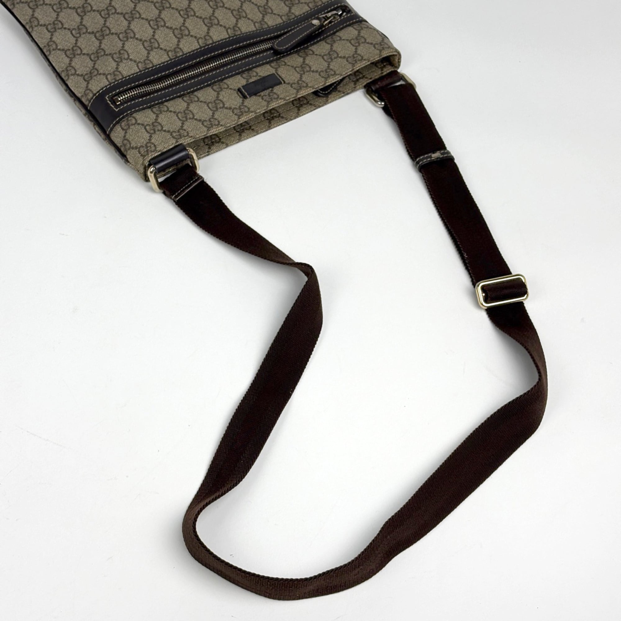 Gucci Beige Brown Coated Canvas Shoulder Bag (Pre-Owned)