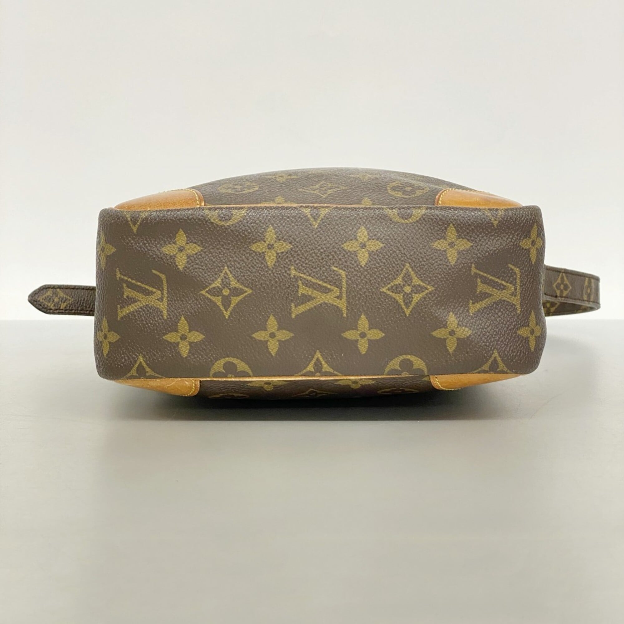 Louis Vuitton Brown Shoulder Bag (Pre-Owned)