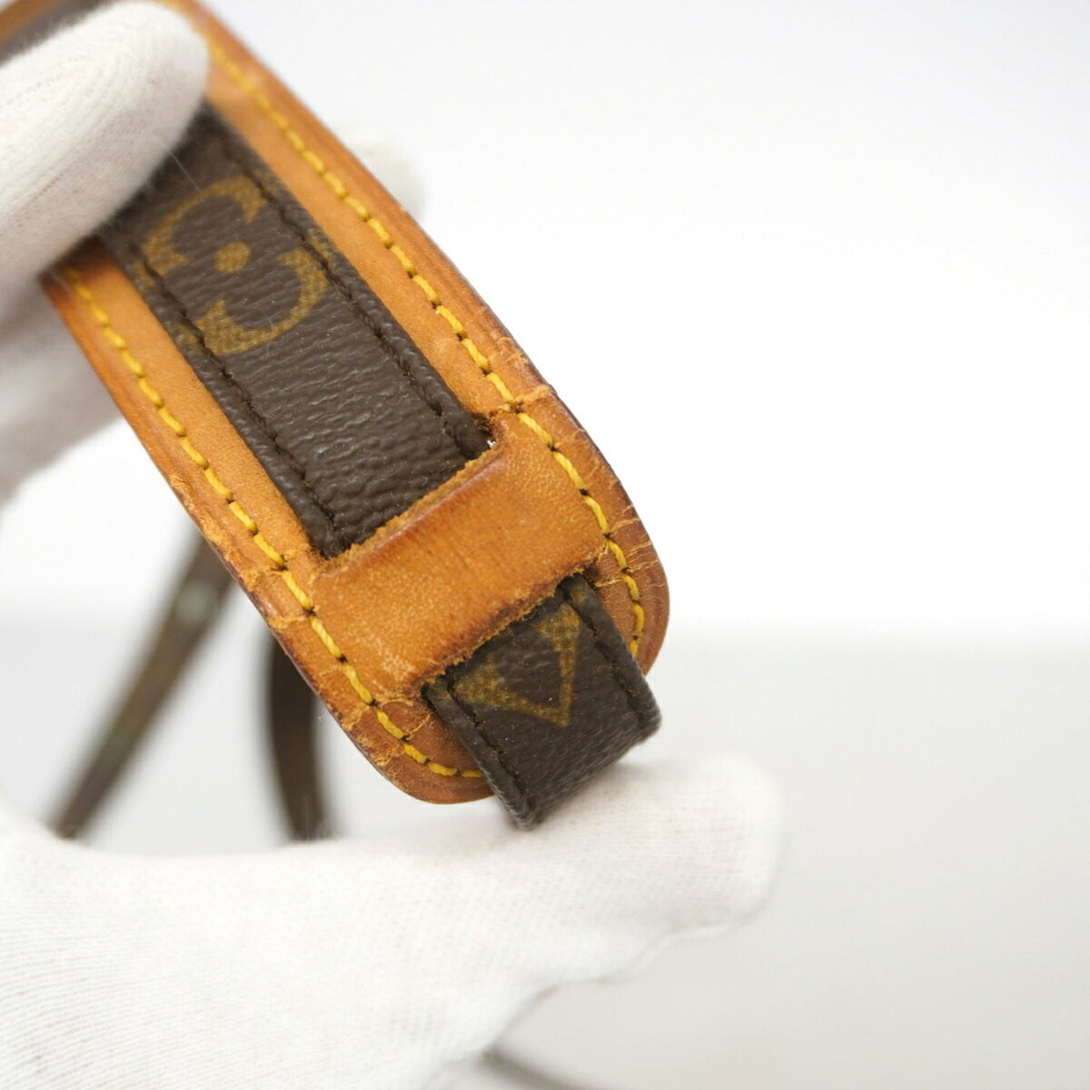 Louis Vuitton Brown Shoulder Bag (Pre-Owned)