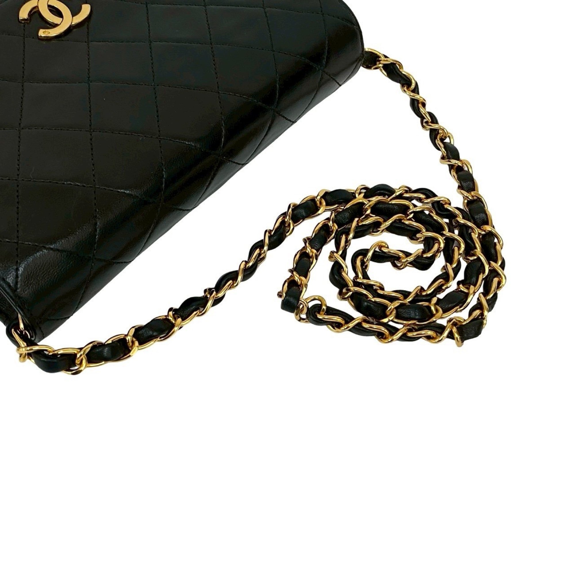 Chanel Black Leather Pochette Shoulder Bag (Pre-Owned)