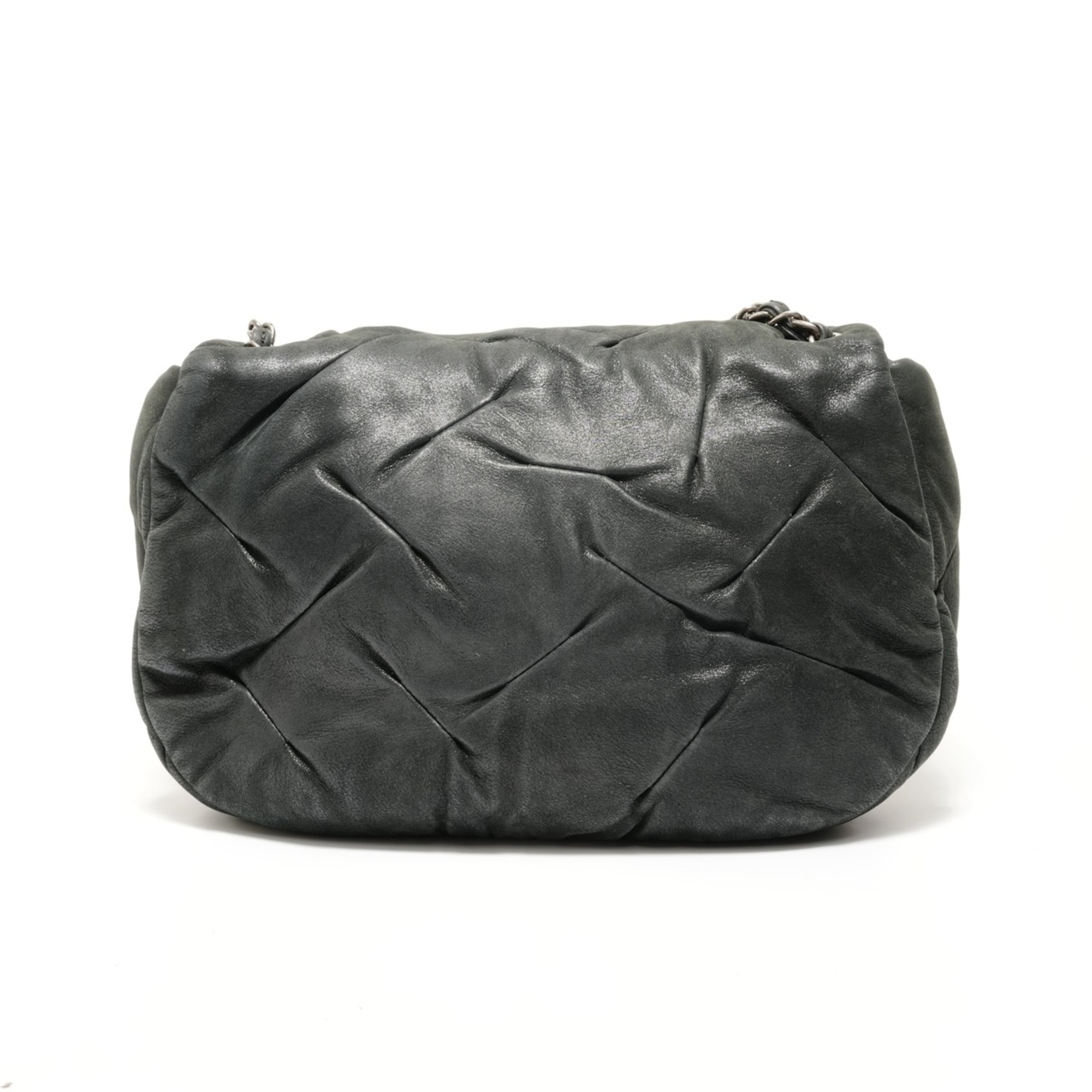 Chanel Black Shoulder Bag (Pre-Owned)