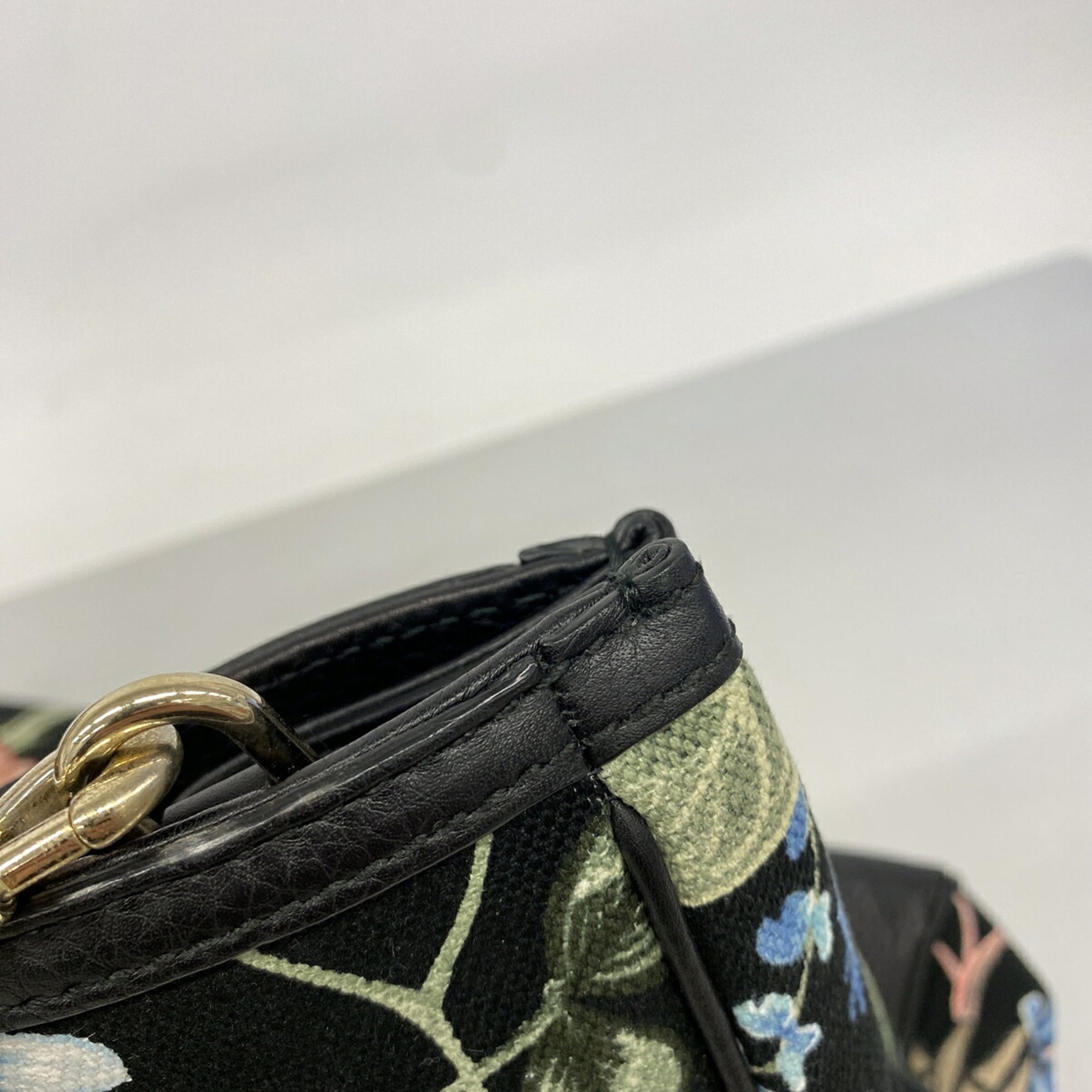 Gucci Black Multi-Color Canvas Tote Bag (Pre-Owned)