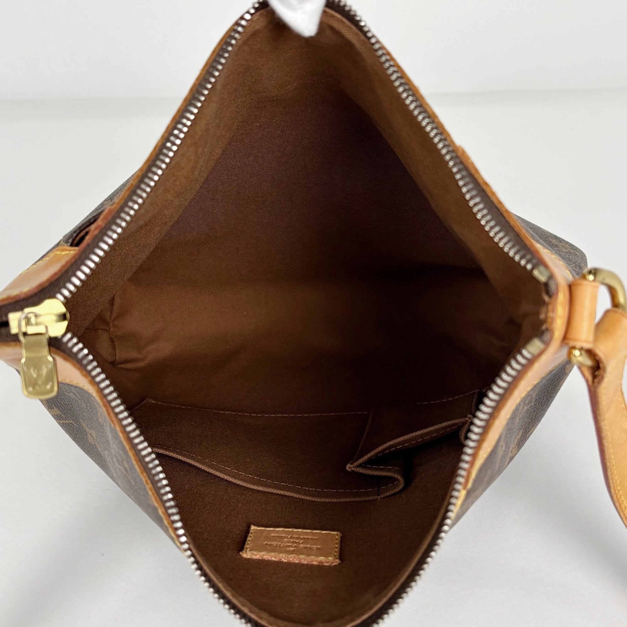 Louis Vuitton Brown Monogram Shoulder Bag (Pre-Owned)