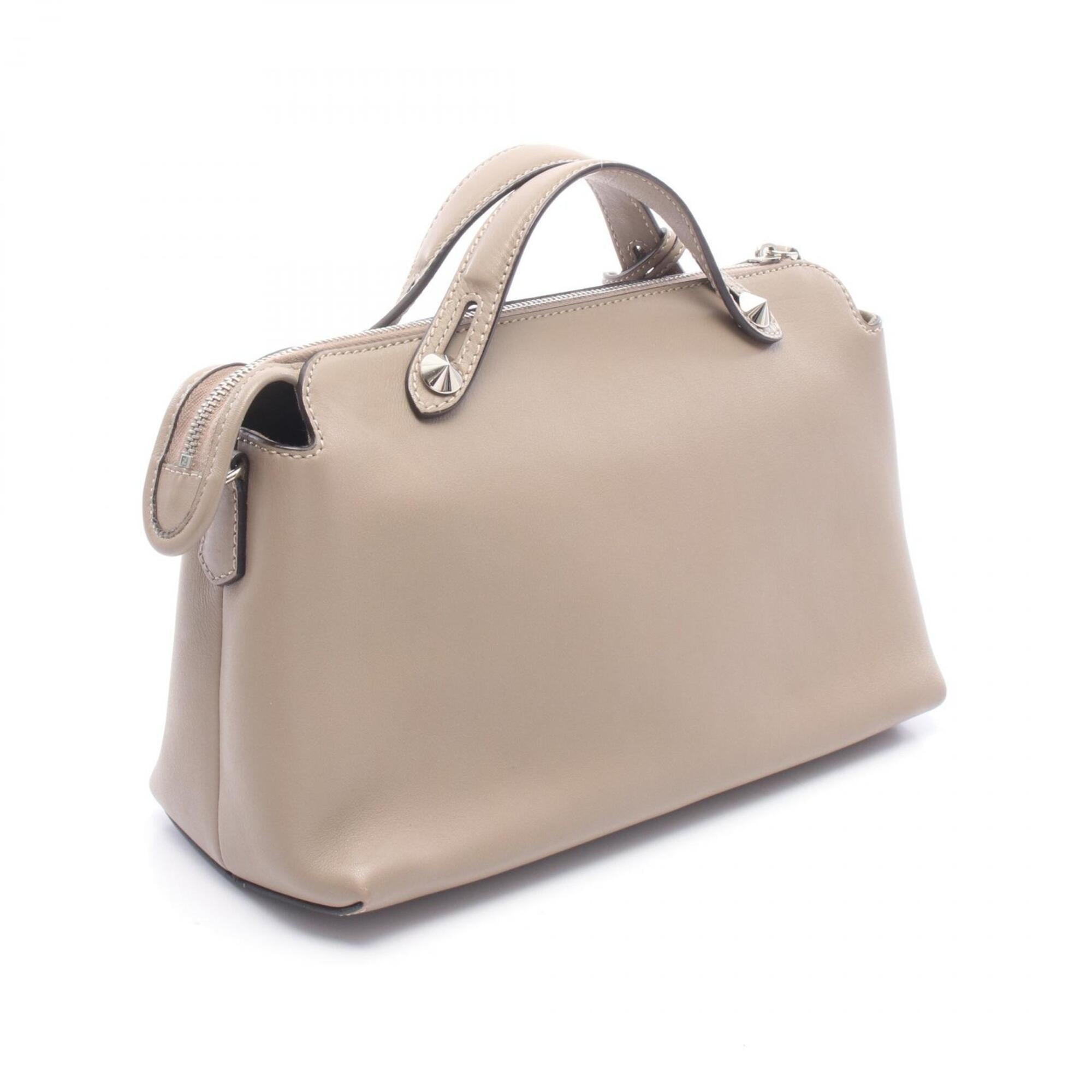 Fendi Beige Leather Handbag (Pre-Owned)