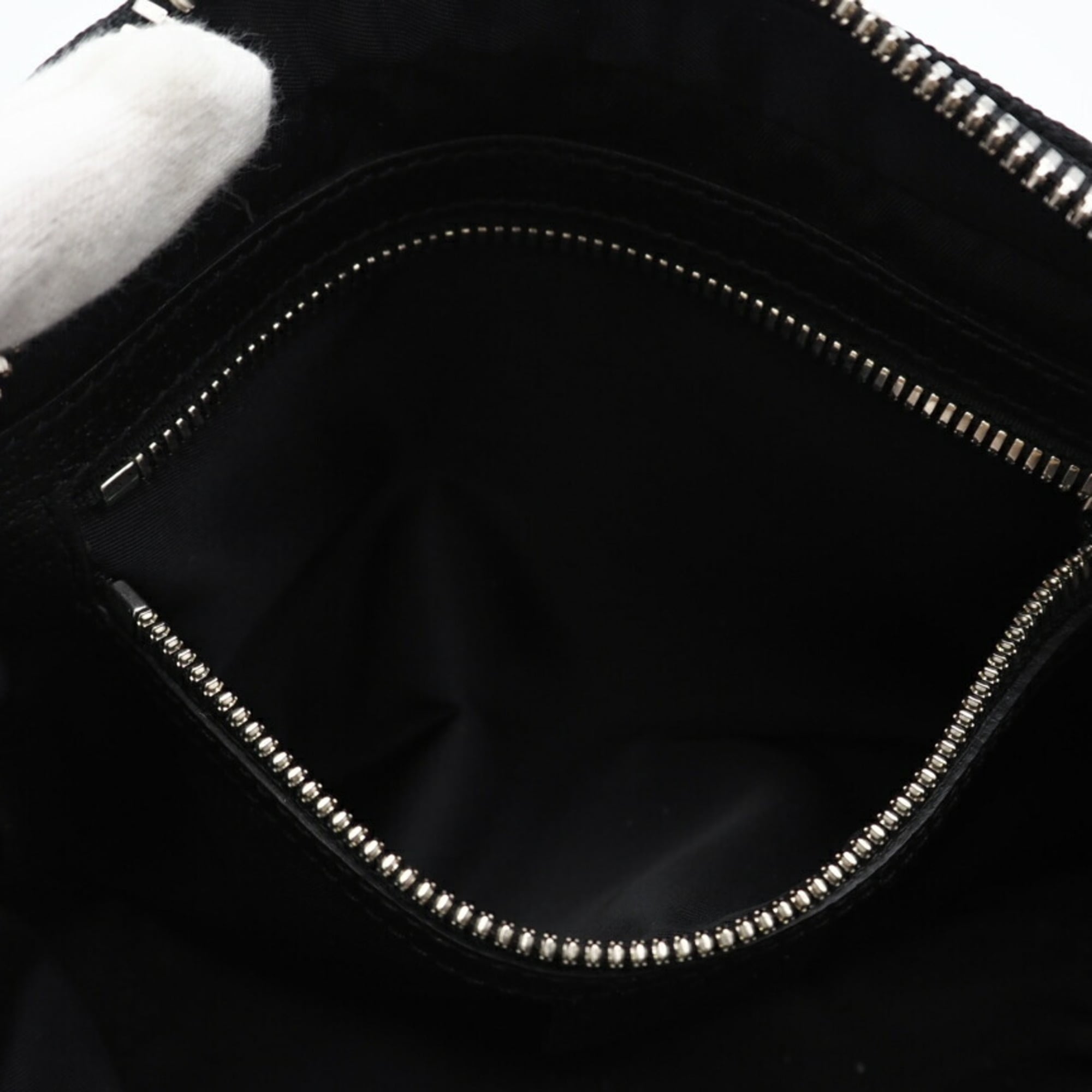 Gucci Black Nylon Leather Sling Bag (Pre-Owned)