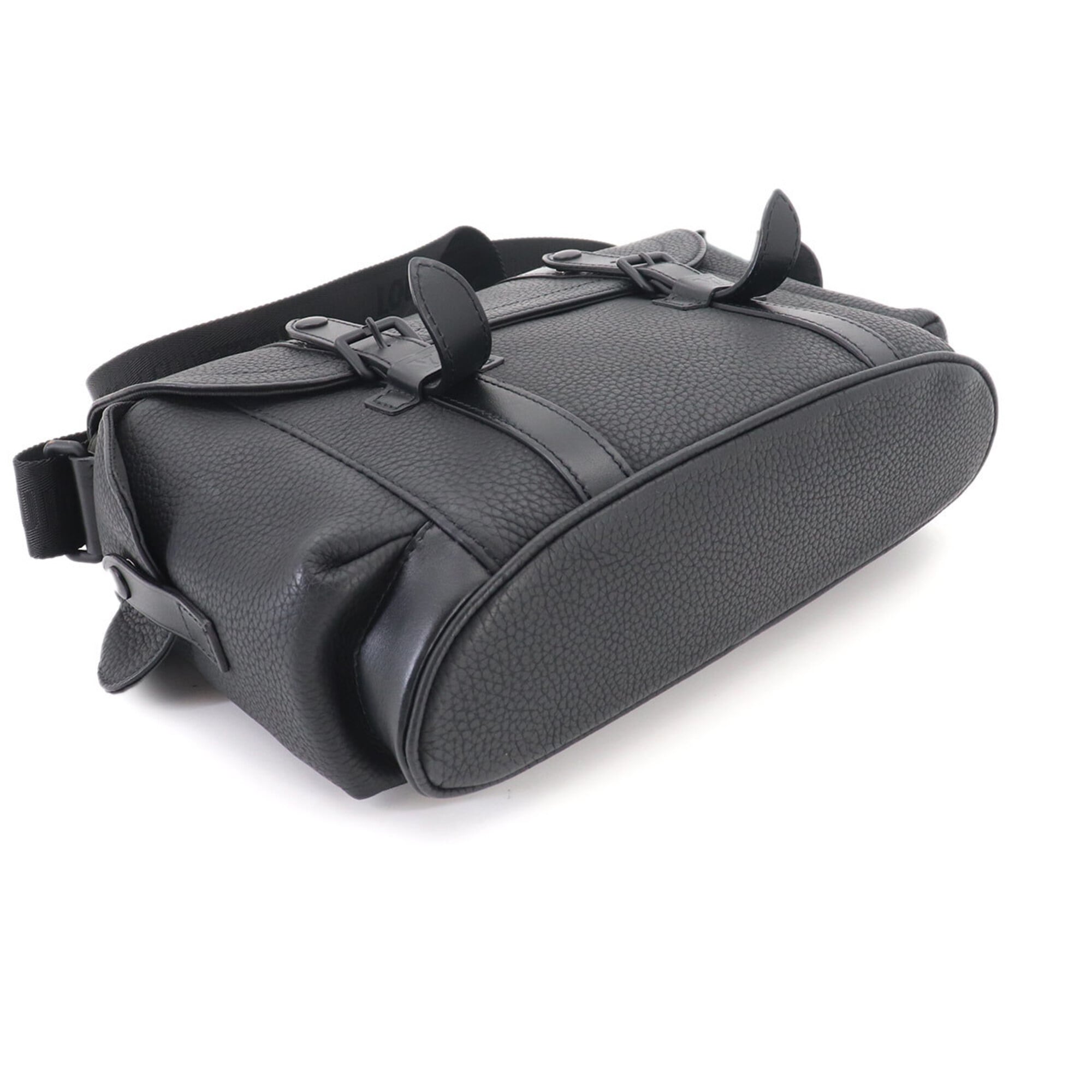 Louis Vuitton Noir Leather Messenger Bag Shoulder Bag (Pre-Owned)