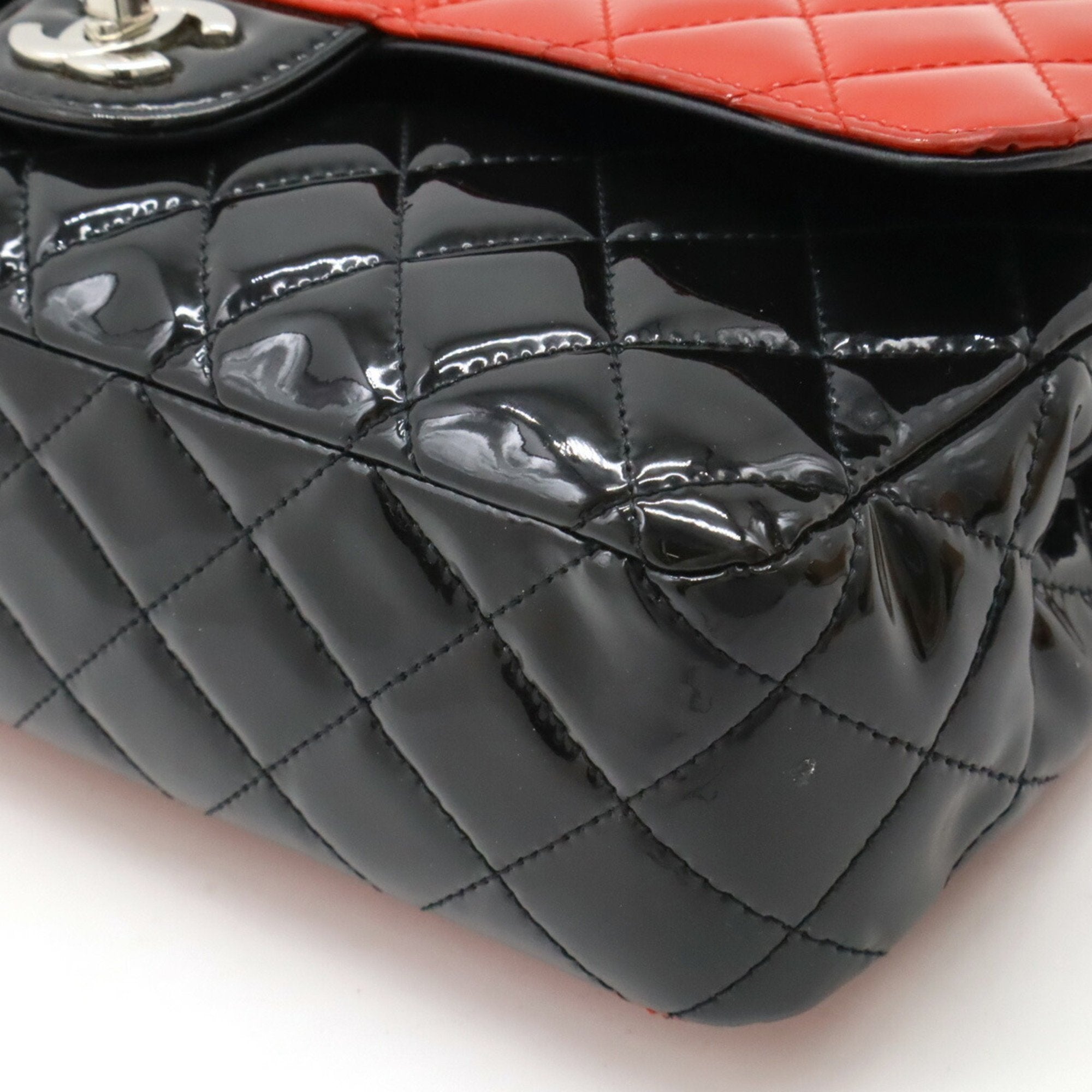 Chanel Black Red Color Patent Leather Shoulder Bag (Pre-Owned)