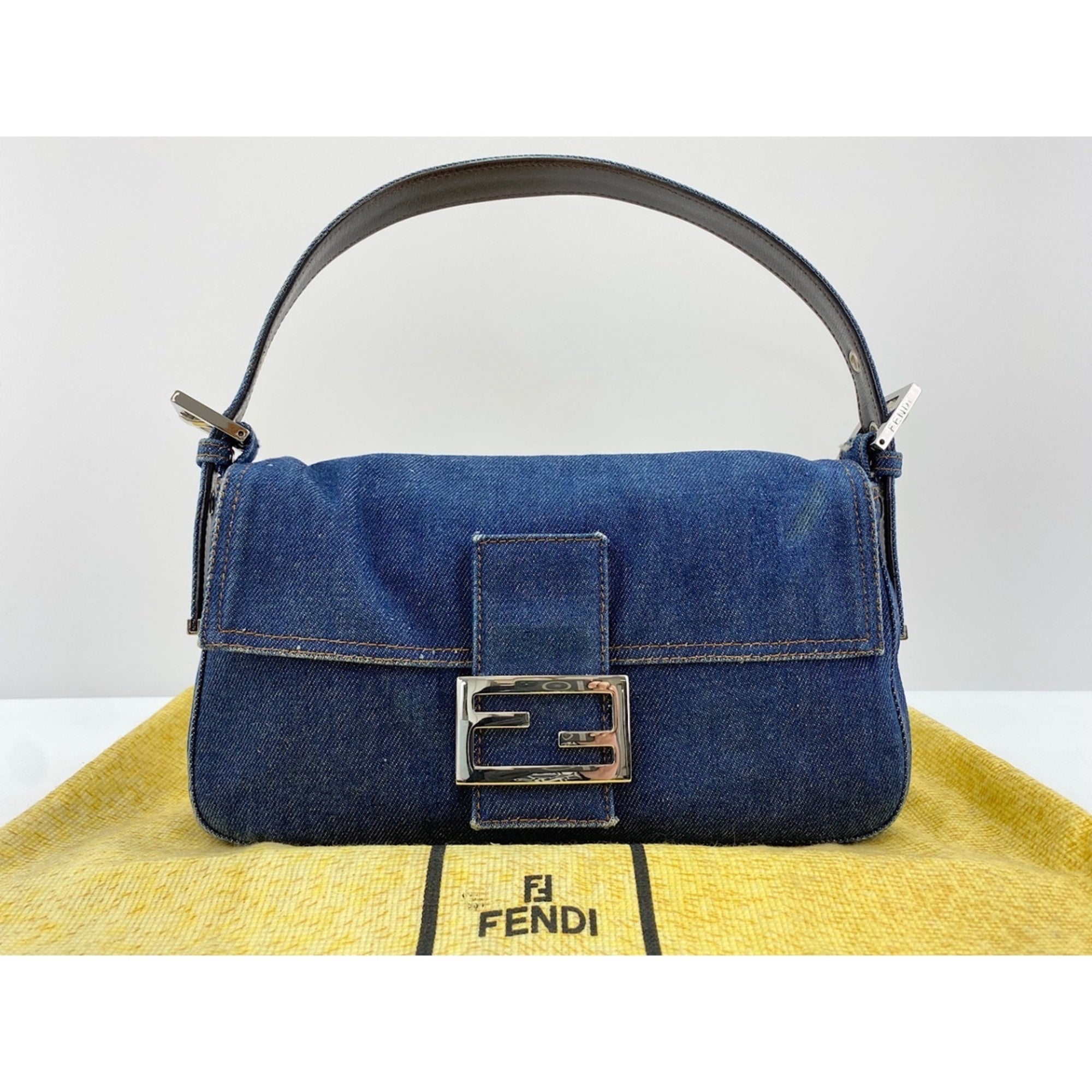 Fendi Navy Shoulder Bag (Pre-Owned)