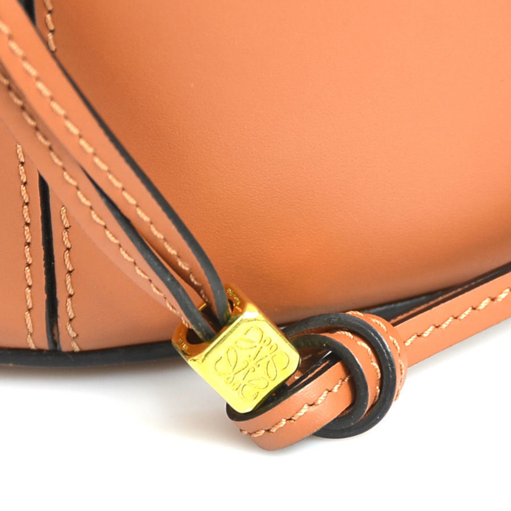 Loewe Brown Leather Shoulder Bag (Pre-Owned)