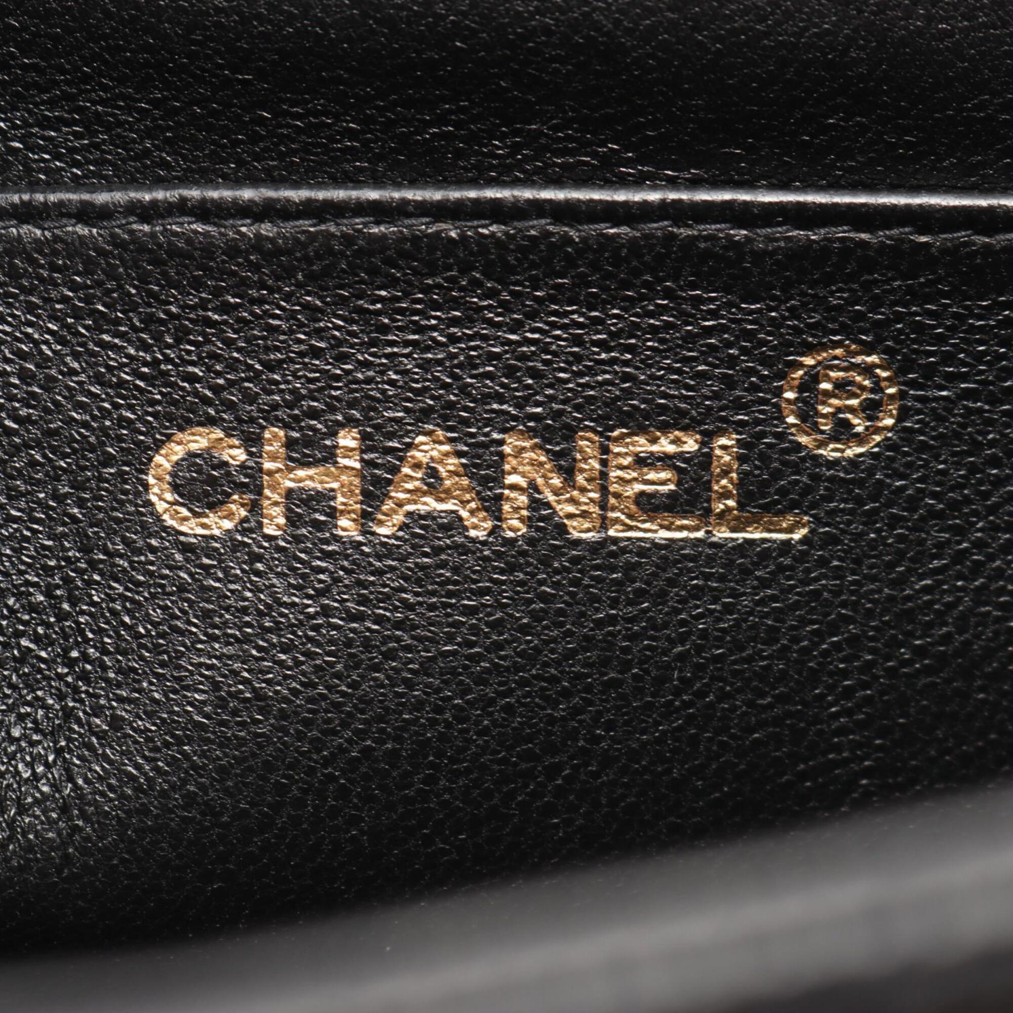 Chanel Black Grained Calfskin Shoulder Bag (Pre-Owned)