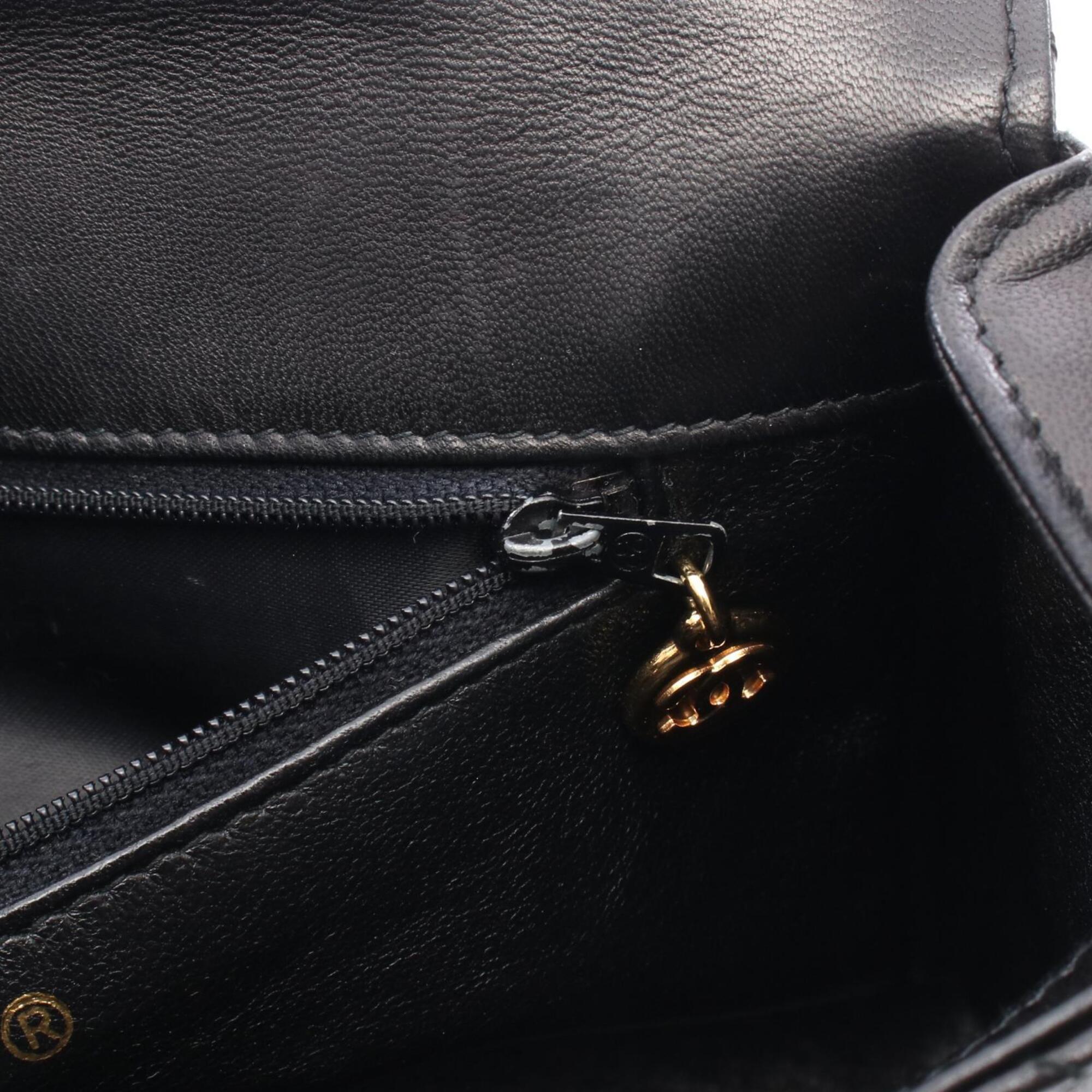 Chanel Black Leather Handbag Shoulder Bag (Pre-Owned)