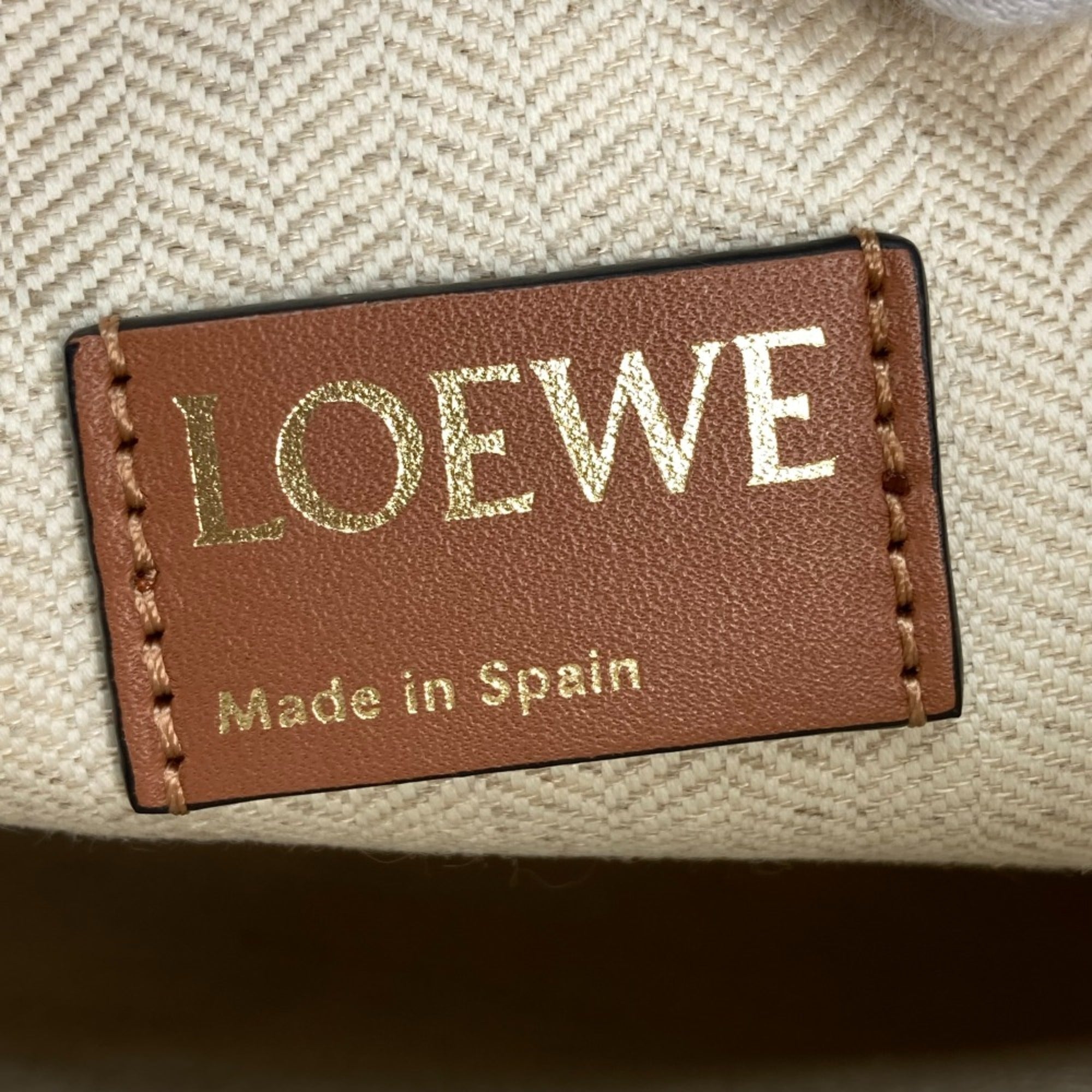 Loewe Beige Other Clutch Bag (Pre-Owned)