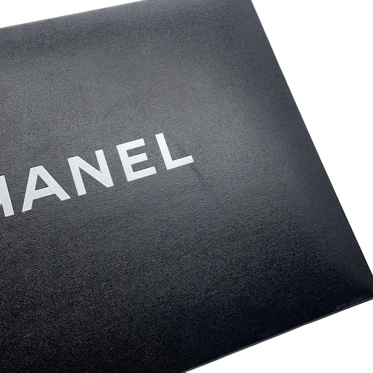 Chanel Matelasse Black Leather Shoulder Bag (Pre-Owned)