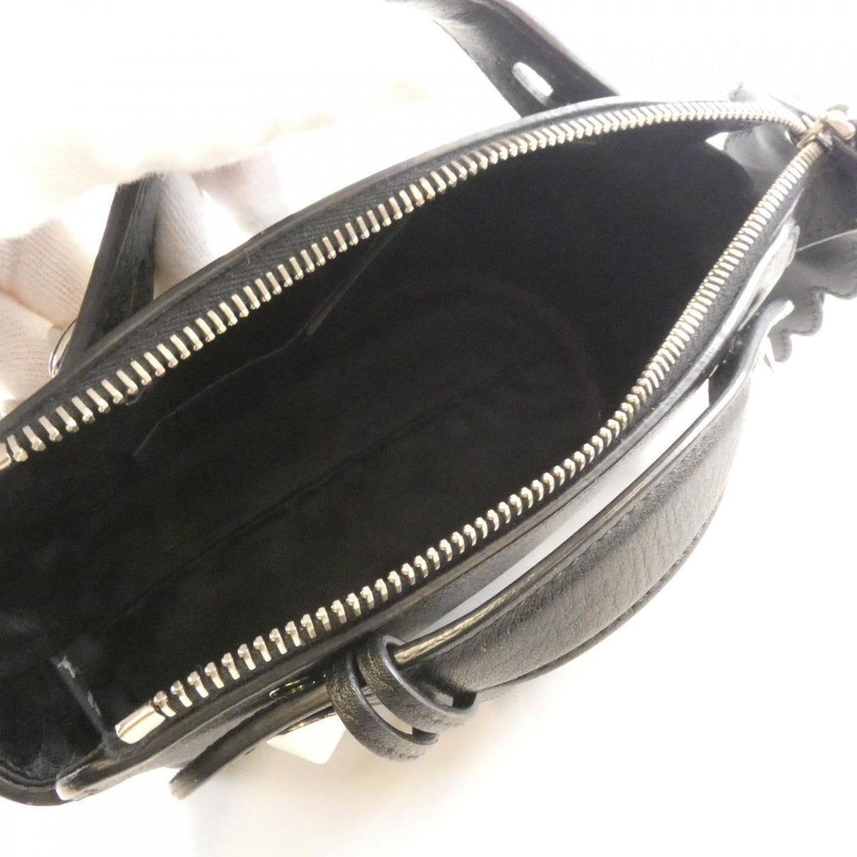 Fendi Silver Leather Handbag (Pre-Owned)