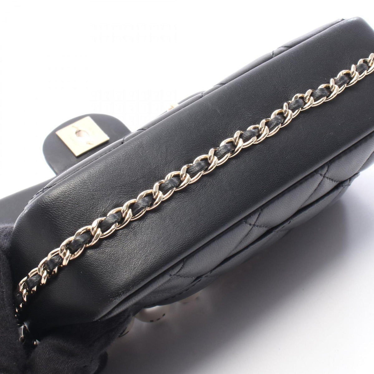 Chanel Black Leather Handbag Shoulder Bag (Pre-Owned)