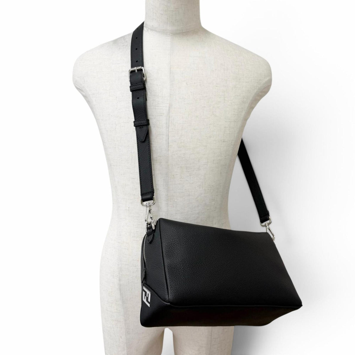 Fendi Black Shoulder Bag (Pre-Owned)
