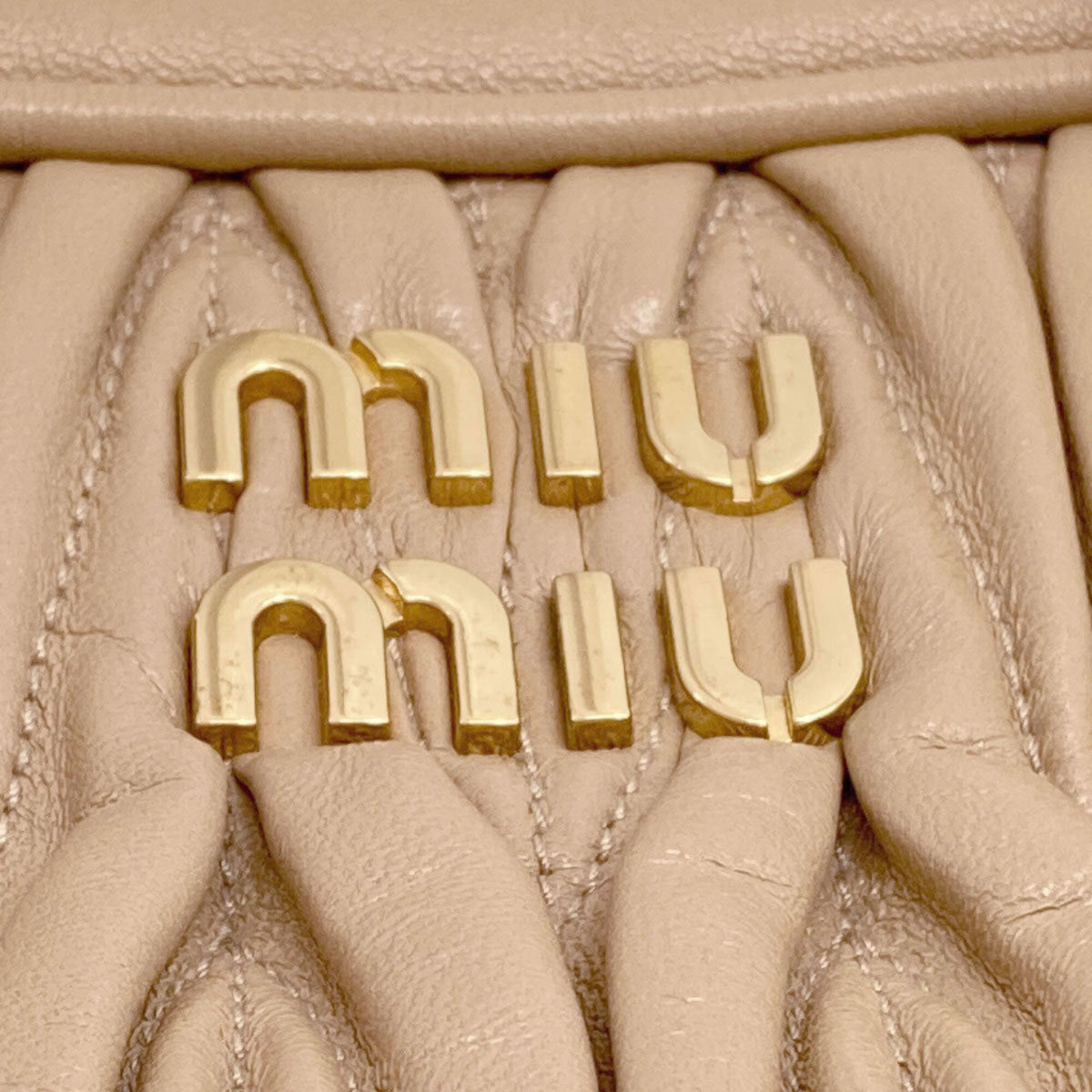 Miu Miu Brown Leather Handbag (Pre-Owned)