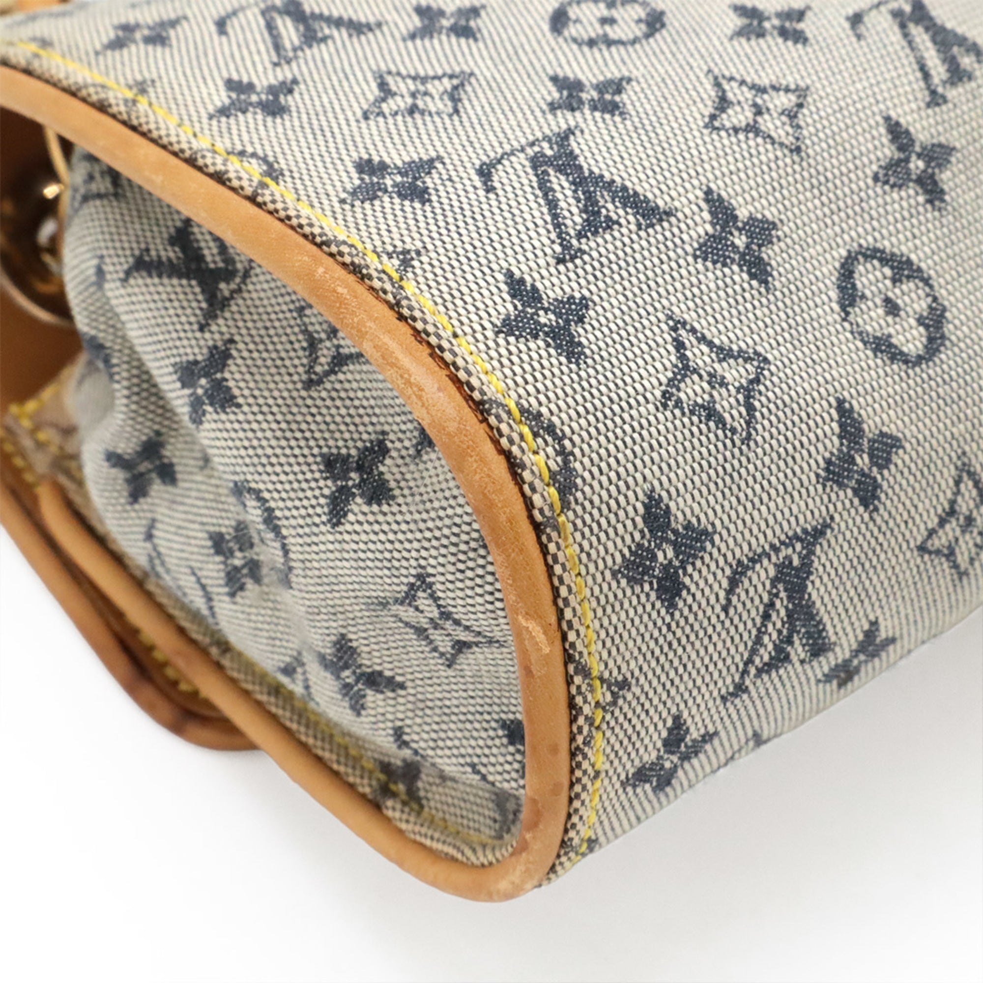 Louis Vuitton Blue Canvas Shoulder Bag (Pre-Owned)