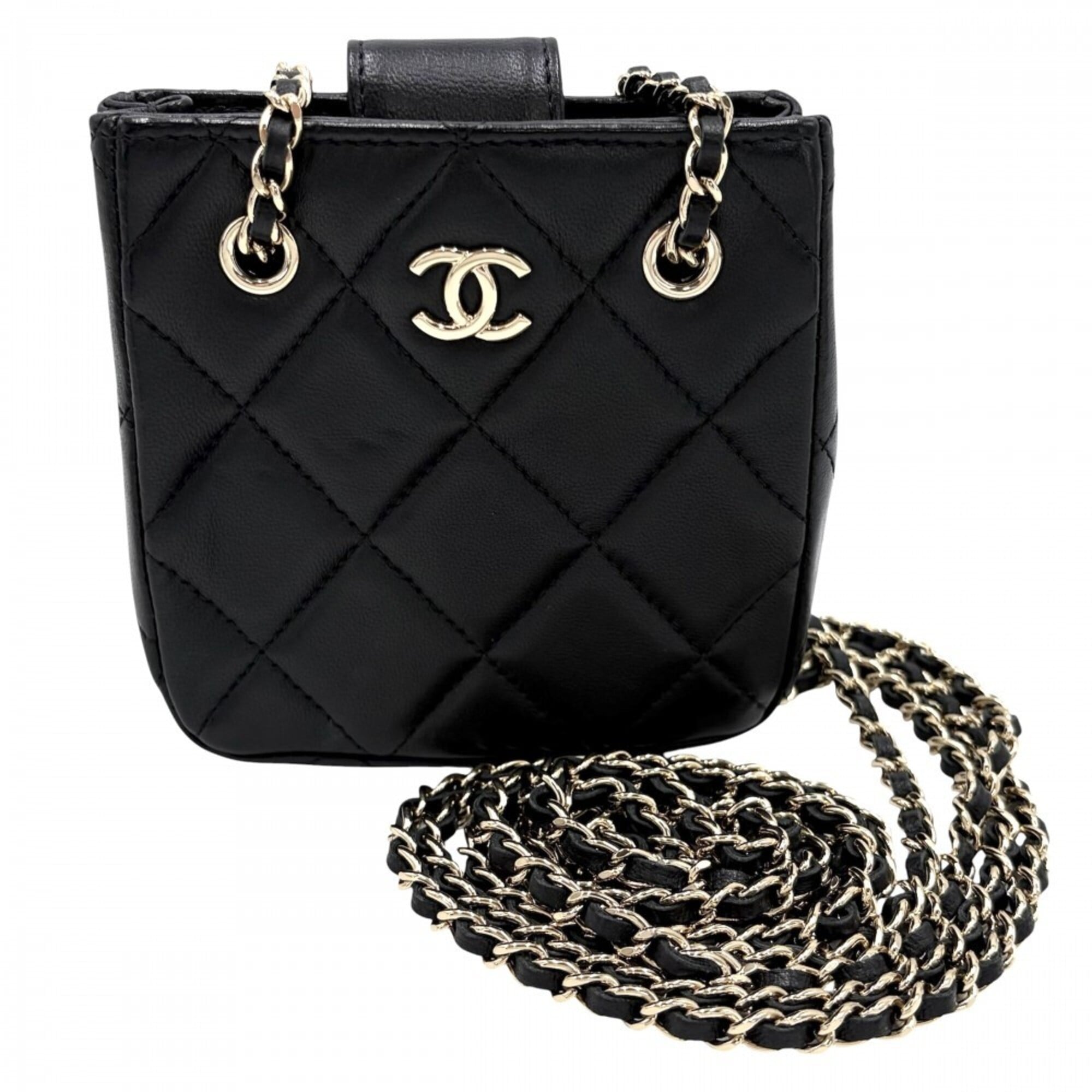 Chanel Matelasse Black Leather Pochette Shoulder Bag (Pre-Owned)