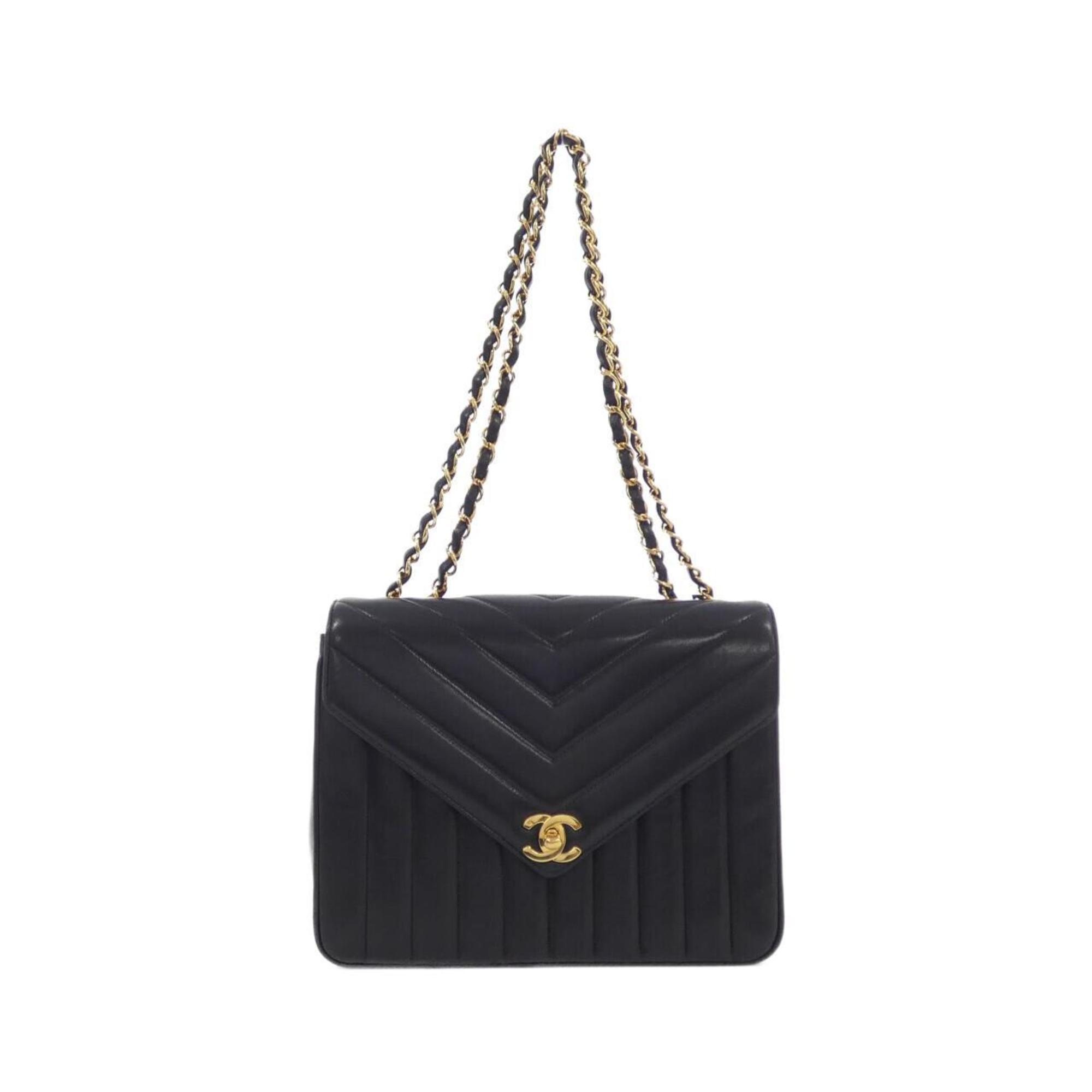 Chanel Black Leather Shoulder Bag (Pre-Owned)