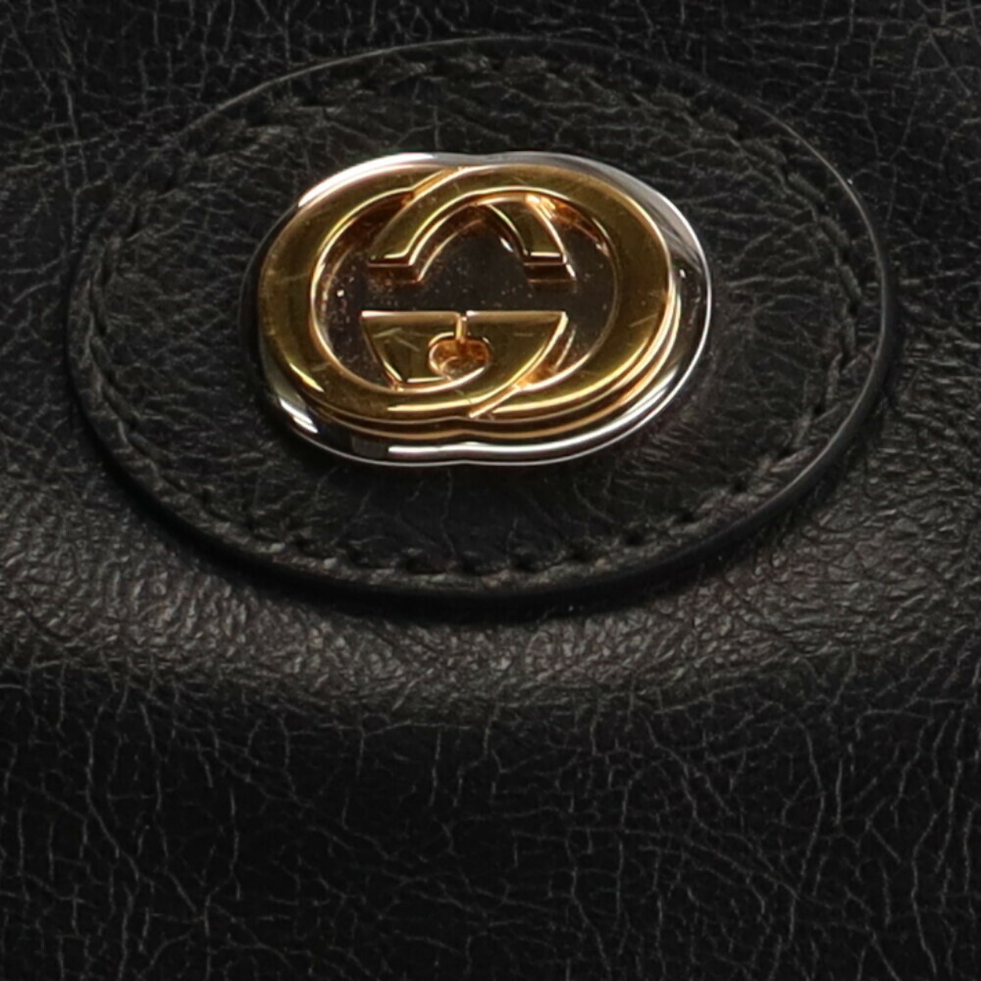 Gucci Daily Black Leather Clutch Bag (Pre-Owned)