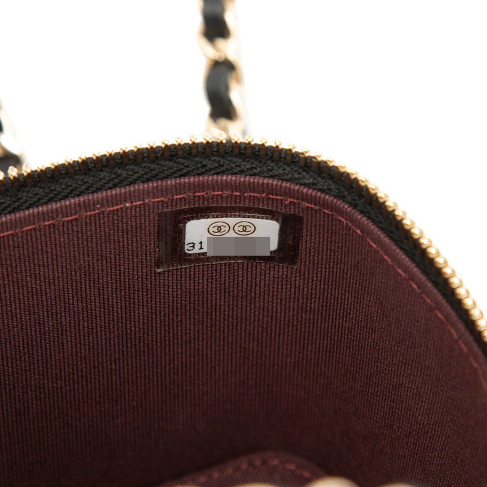 Chanel Matelasse Black Leather Shoulder Bag (Pre-Owned)