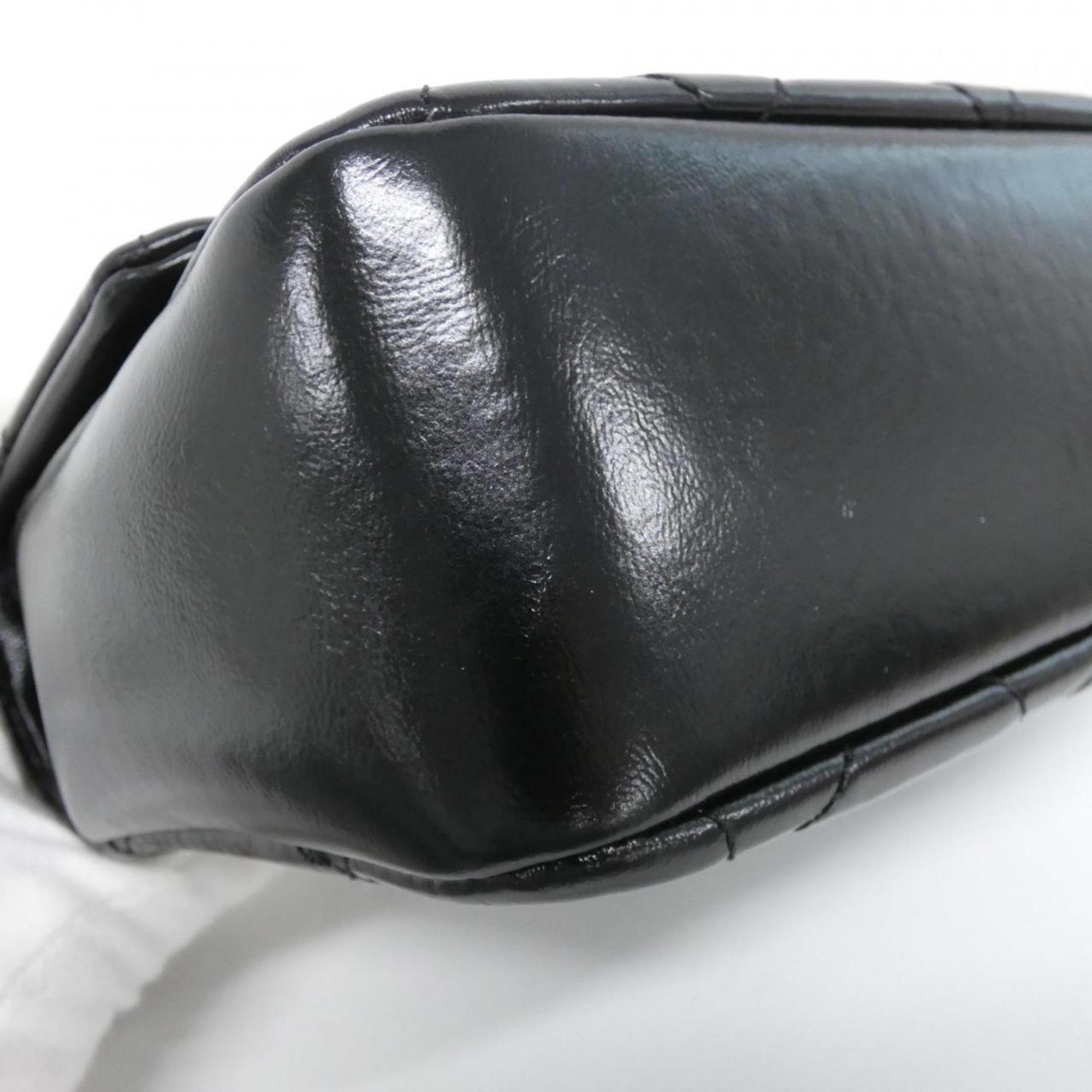 Chanel Black Leather Handbag (Pre-Owned)