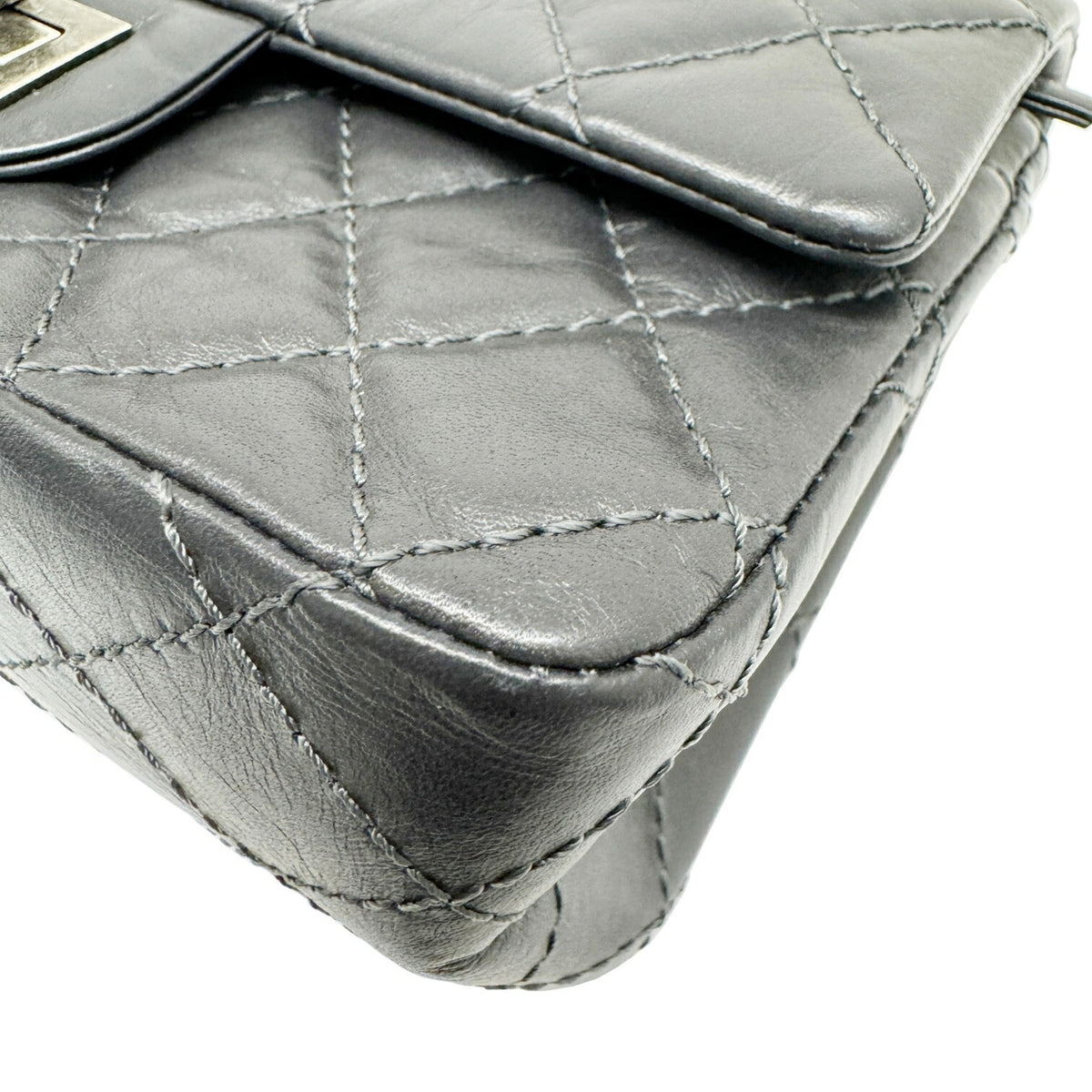 Chanel Dark Gray Leather Shoulder Bag (Pre-Owned)
