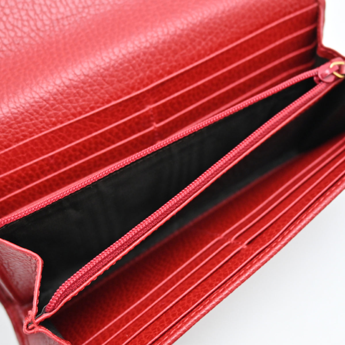 Gucci Red Color Leather Long Wallet (Bi-Fold) (Pre-Owned)