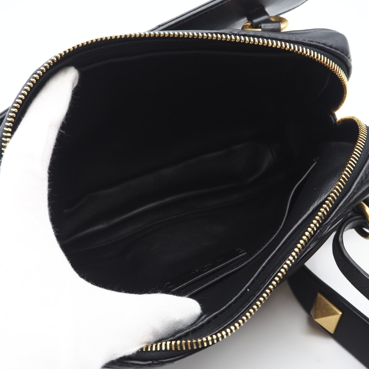 Valentino Black Leather Shoulder Bag (Pre-Owned)