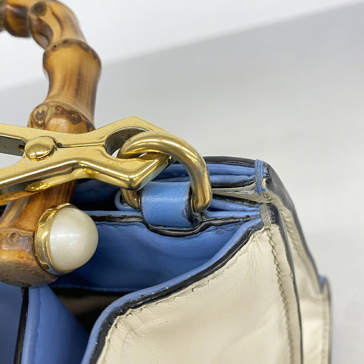 Gucci Sky Blue Leather Handbag (Pre-Owned)
