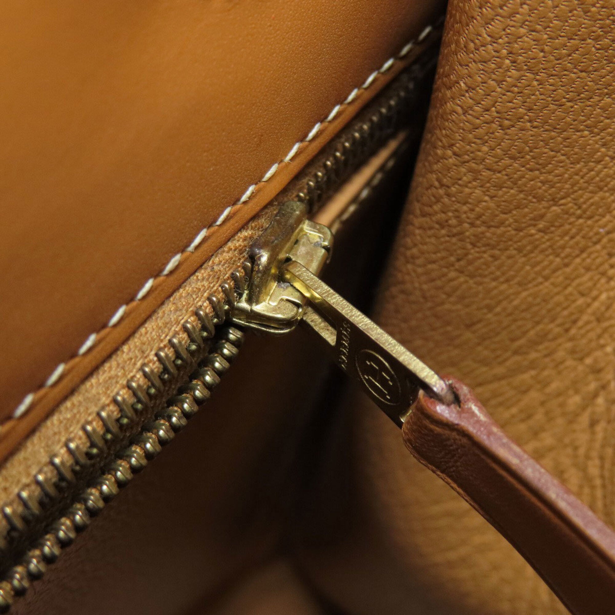 Hermes Natural Chamonix Leather Handbag (Pre-Owned)