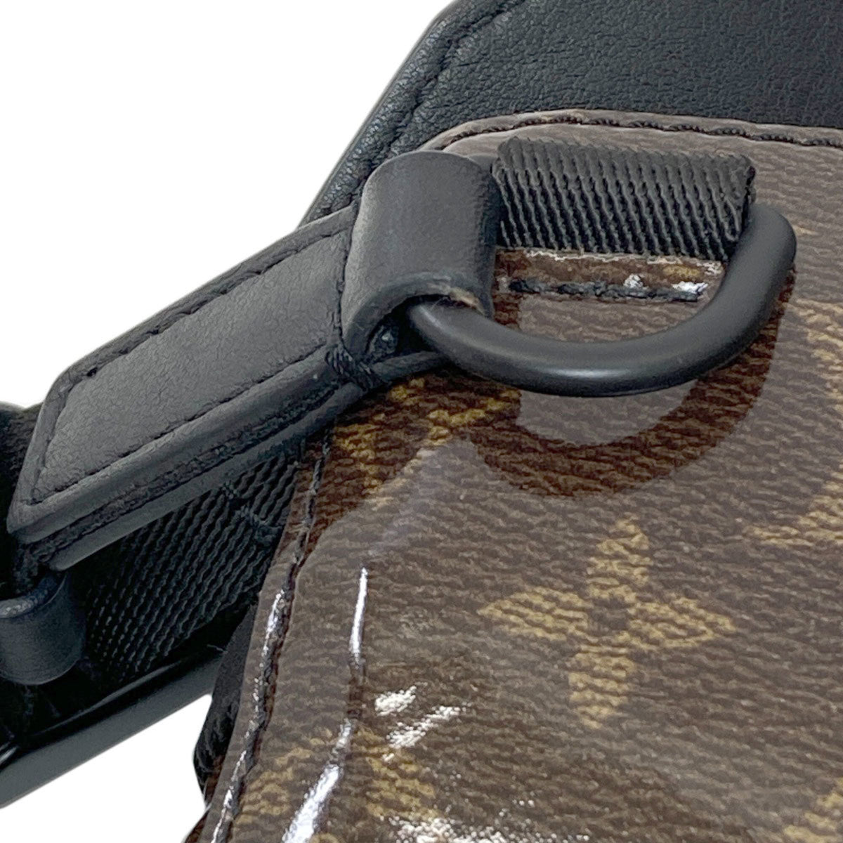 Louis Vuitton Brown Monogram Monogram Shoulder Bag (Pre-Owned)