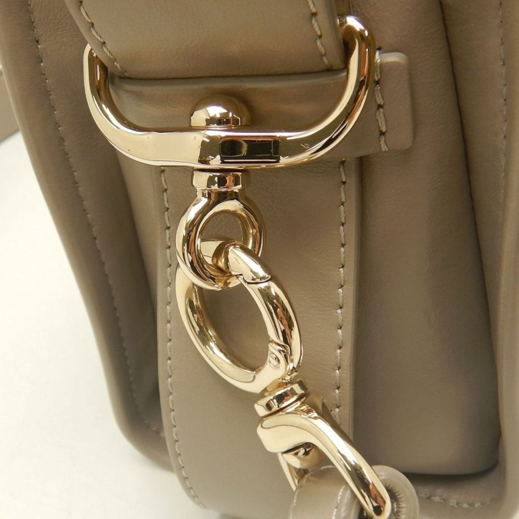 Chloé Grayish Leather Handbag (Pre-Owned)