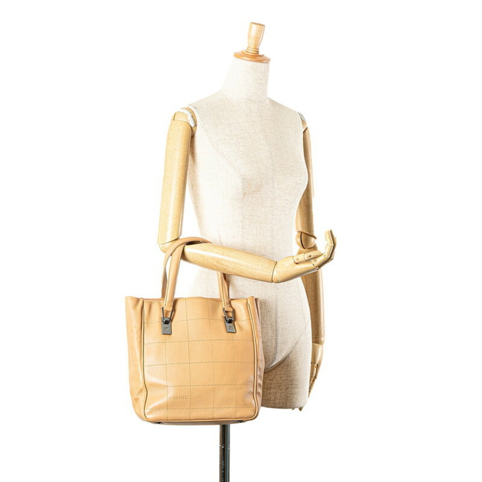Chanel Beige Leather Handbag Tote Bag (Pre-Owned)
