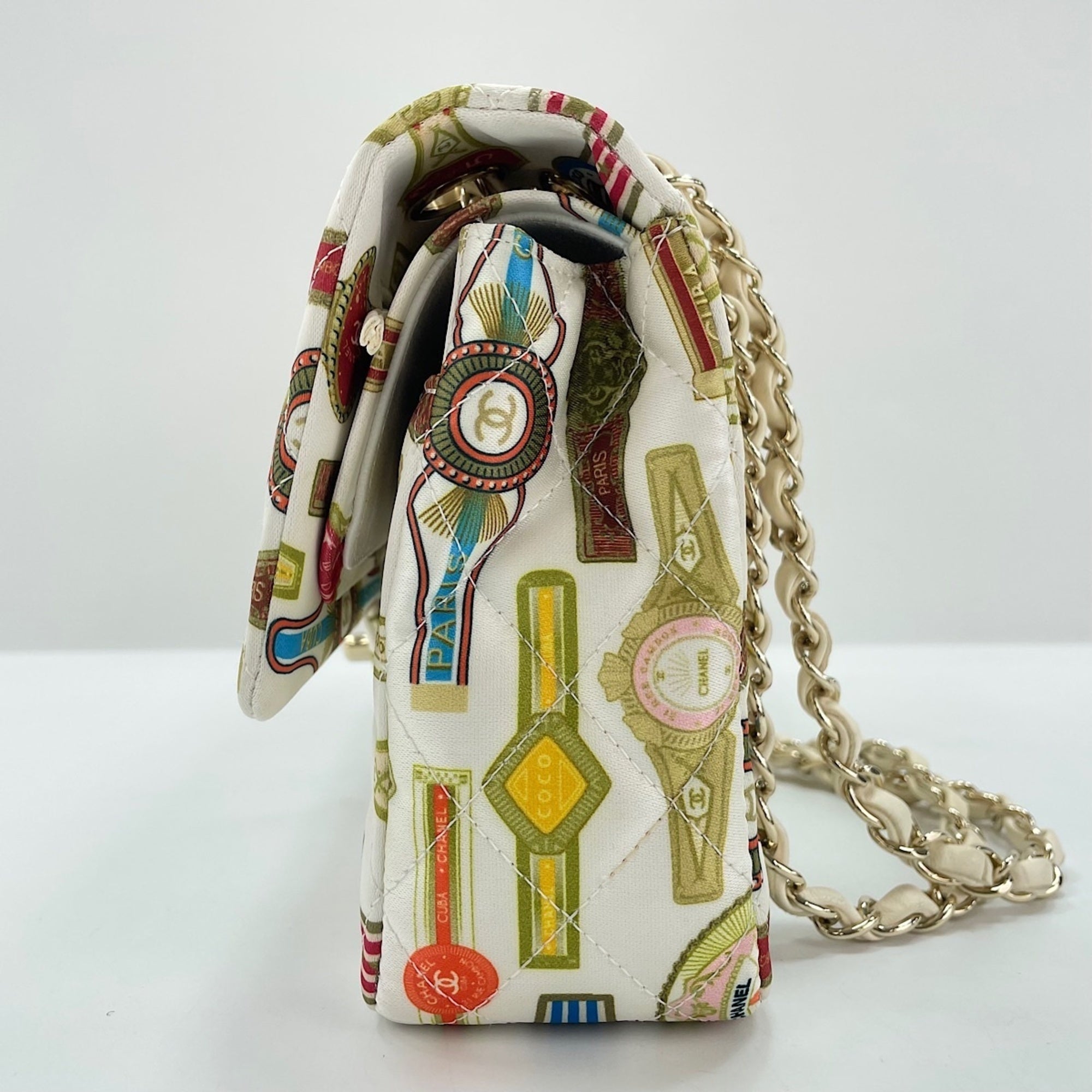 Chanel White Shoulder Bag (Pre-Owned)