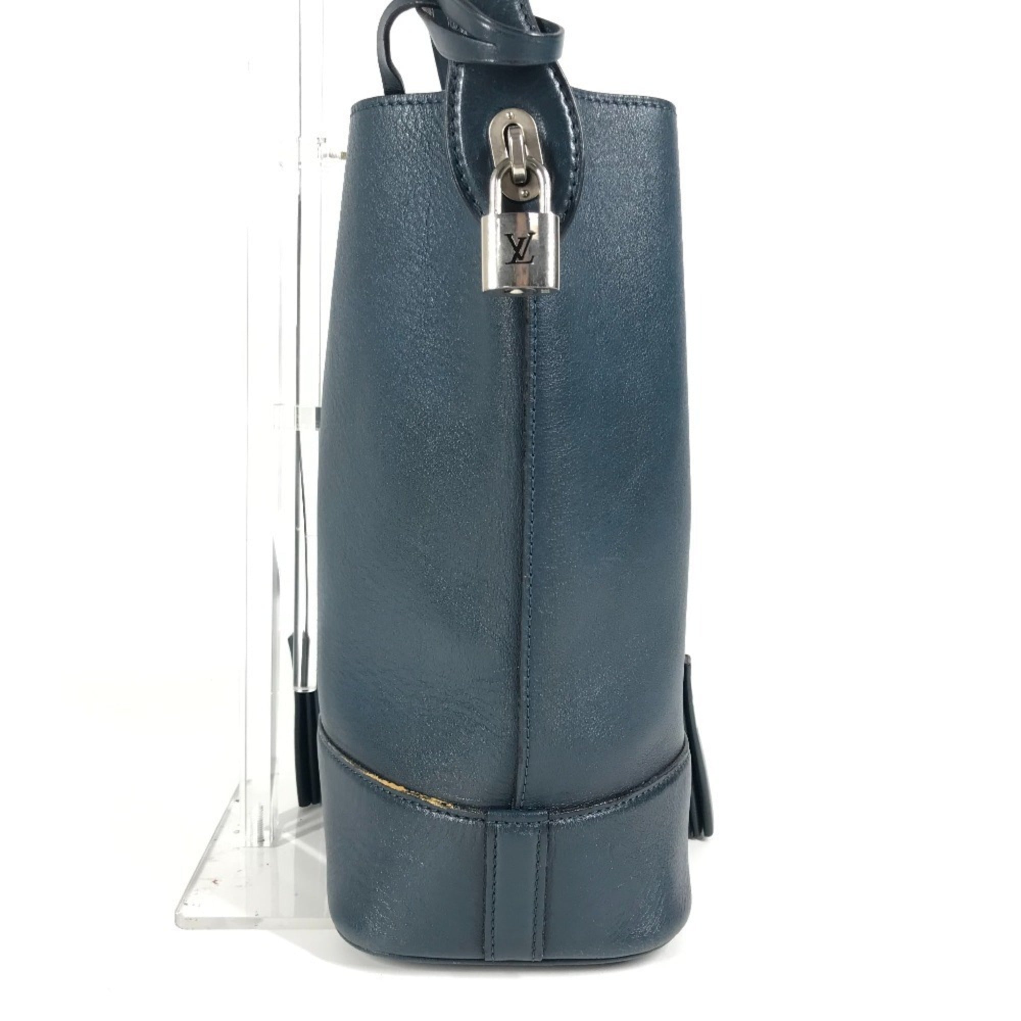 Louis Vuitton Blue Leather Pouch Shoulder Bag (Pre-Owned)
