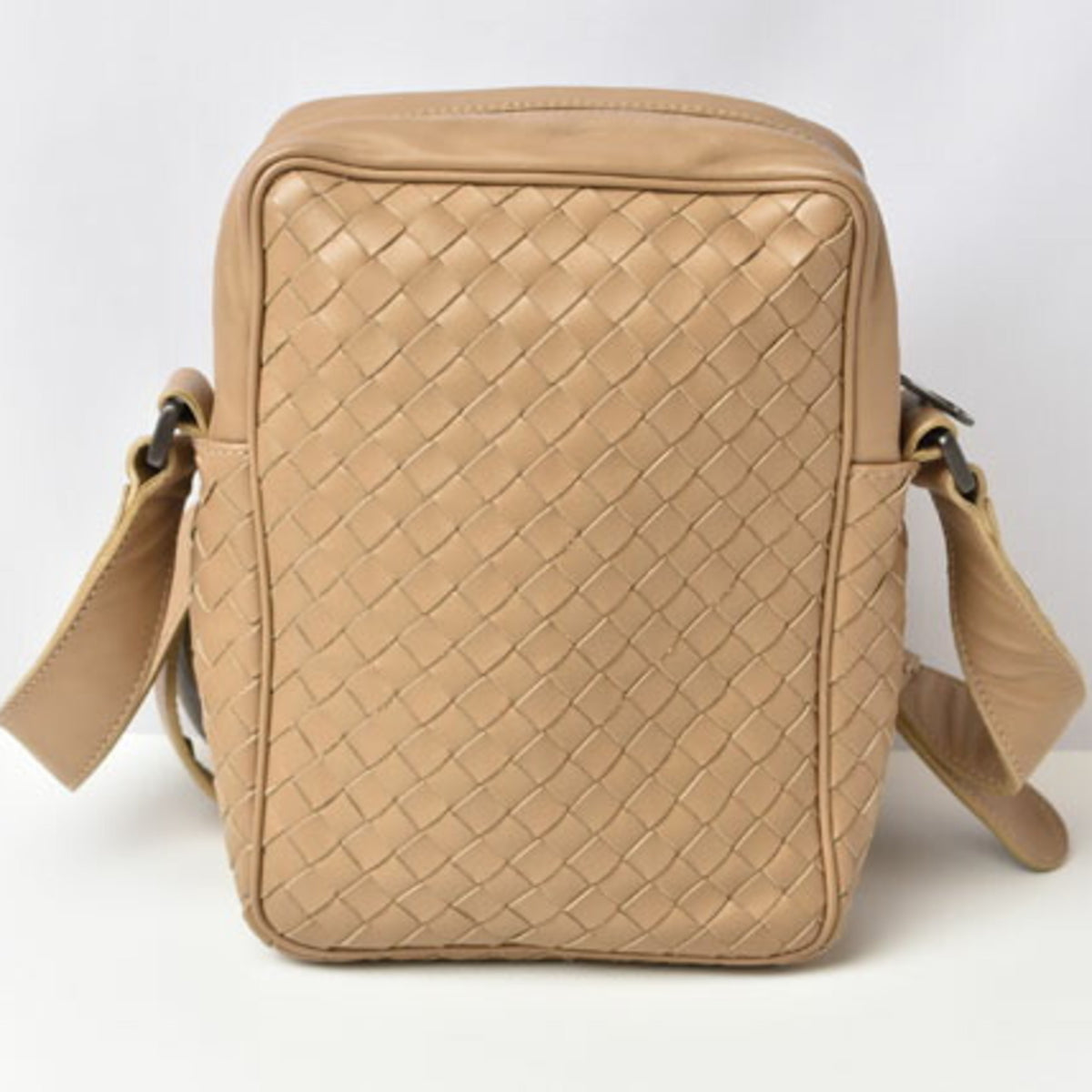 Bottega Veneta Camel Leather Shoulder Bag (Pre-Owned)