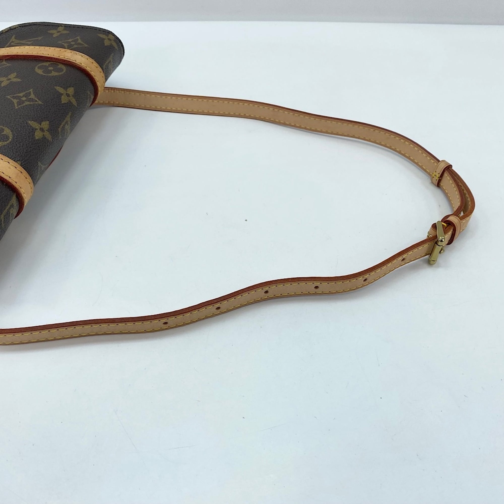 Louis Vuitton Brown Pochette Shoulder Bag (Pre-Owned)