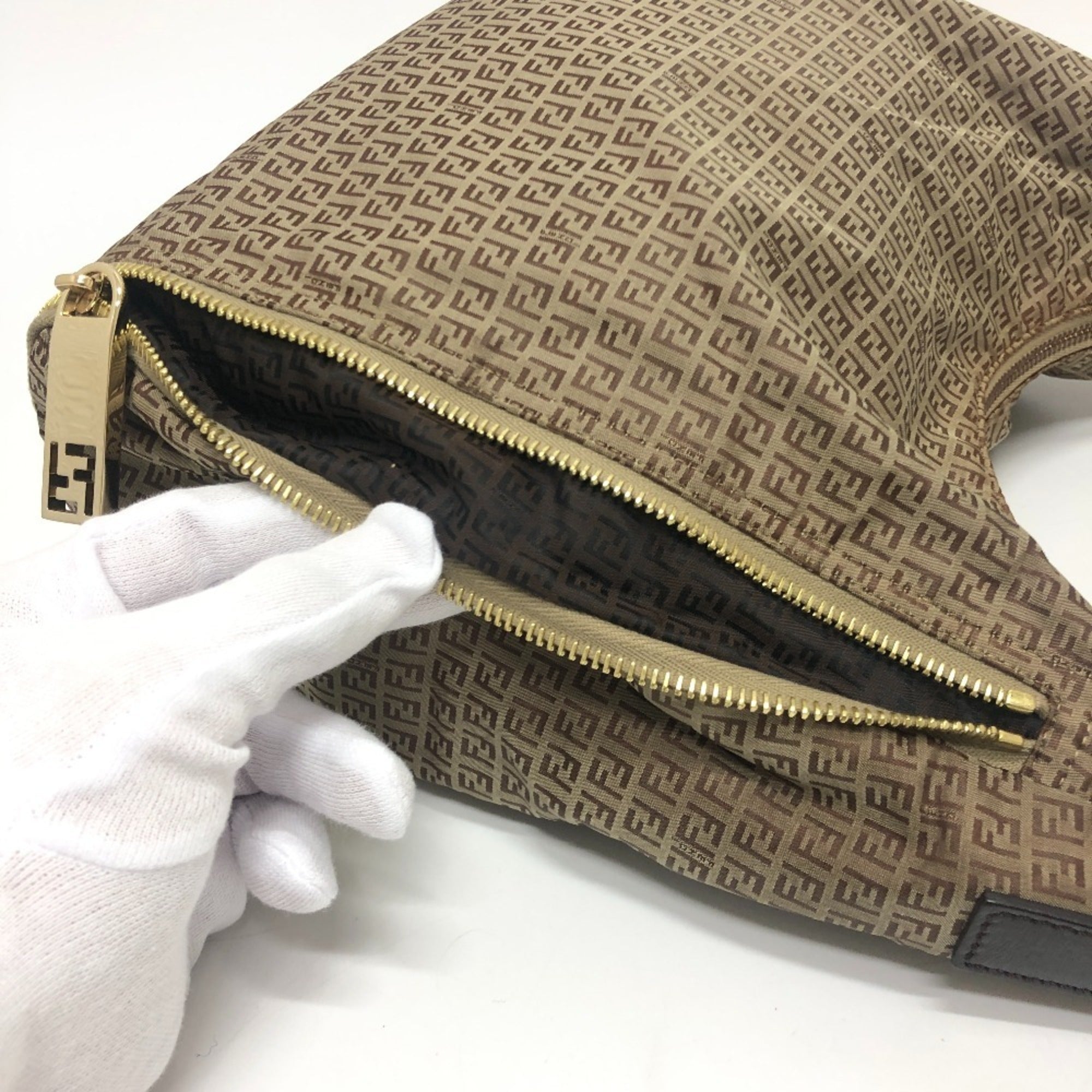 Fendi Zucca Beige Zucca Shoulder Bag (Pre-Owned)