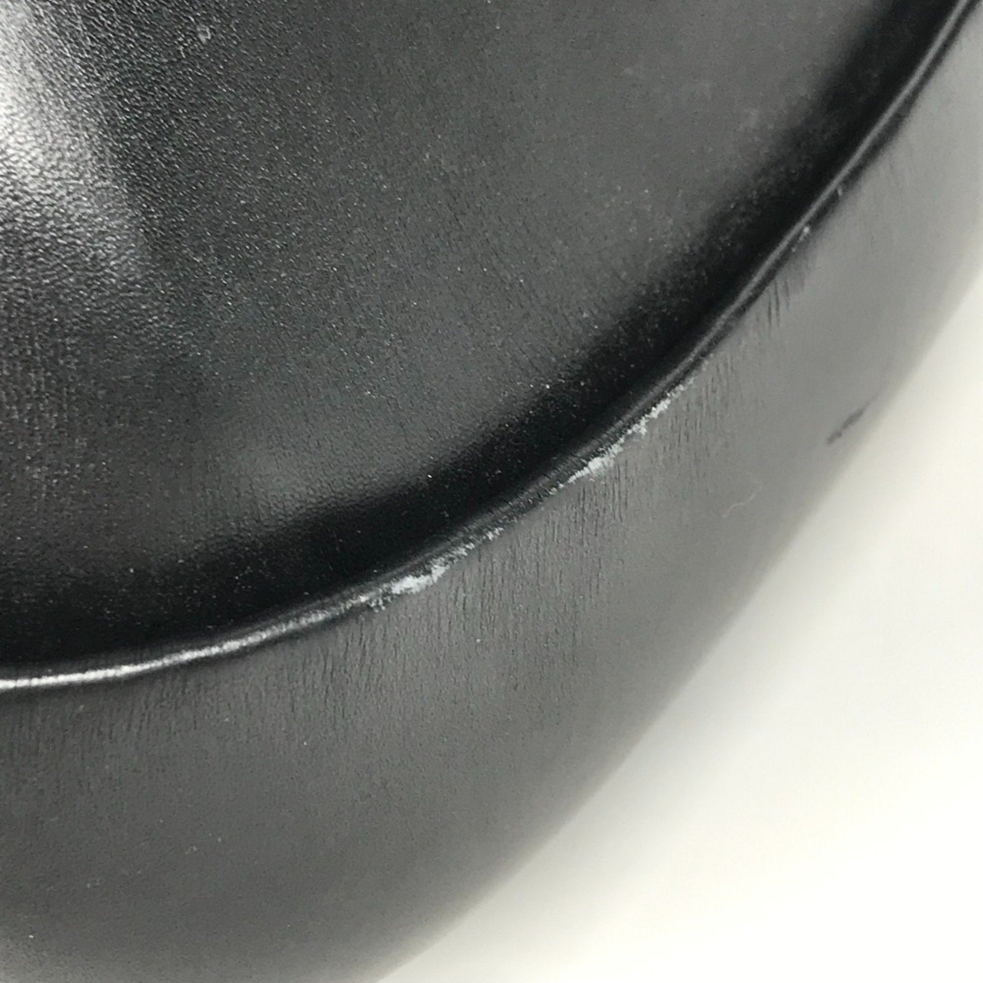 Chanel Black Leather Handbag (Pre-Owned)