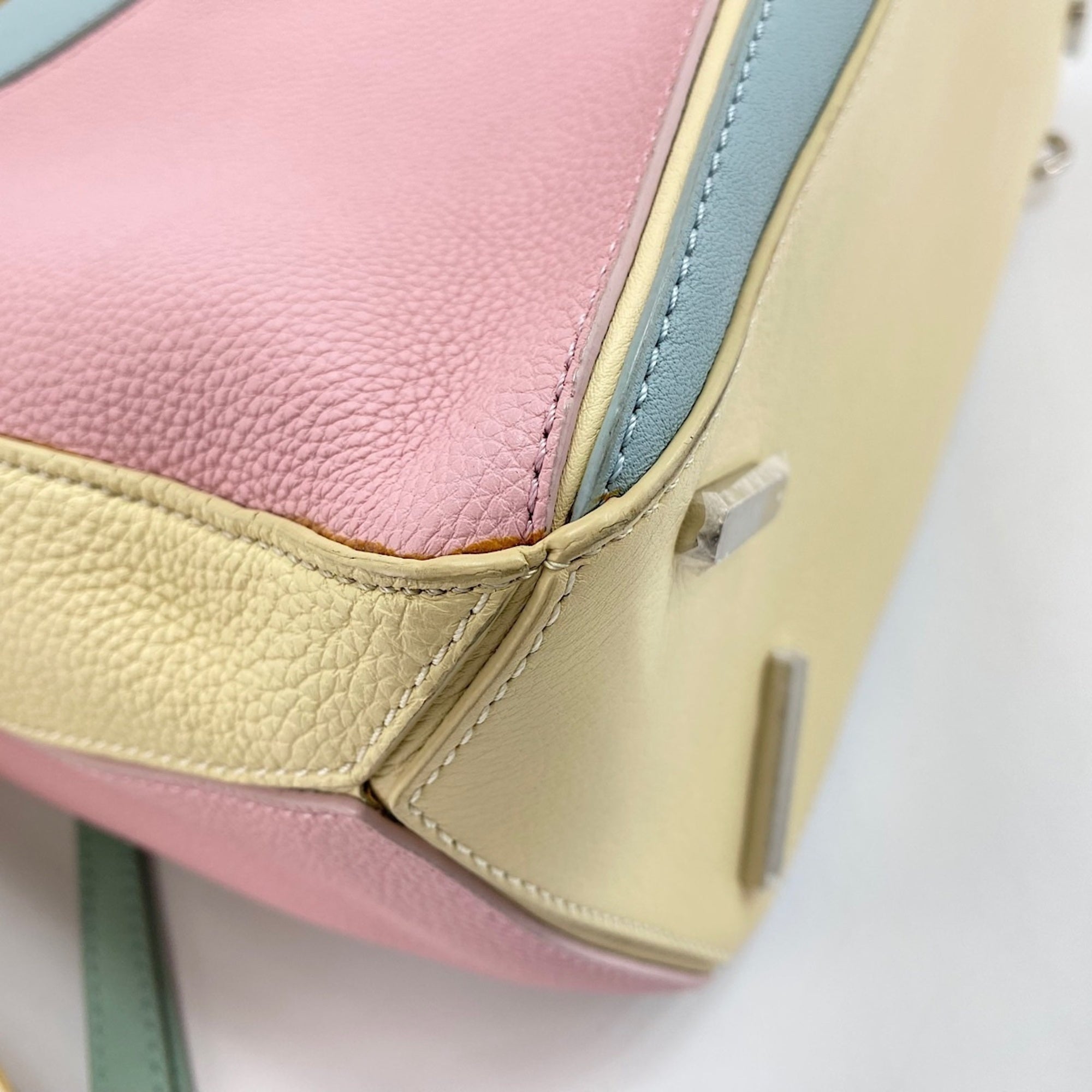 Loewe Puzzle Multi-Color Leather Handbag (Pre-Owned)