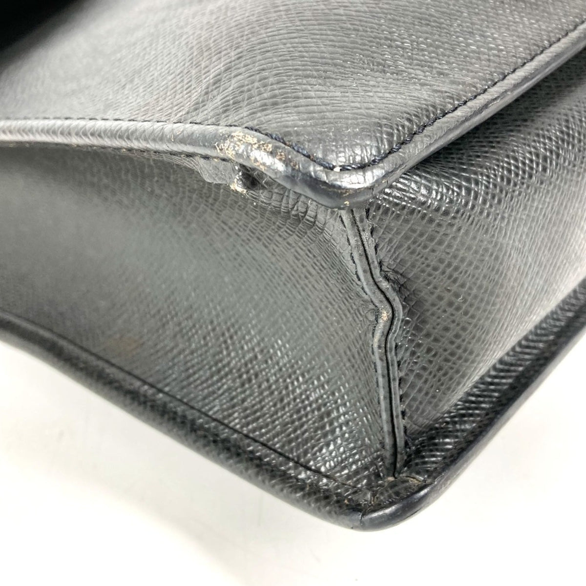 Louis Vuitton Ardoise Black Taiga Leather Briefcase Handbag (Pre-Owned)