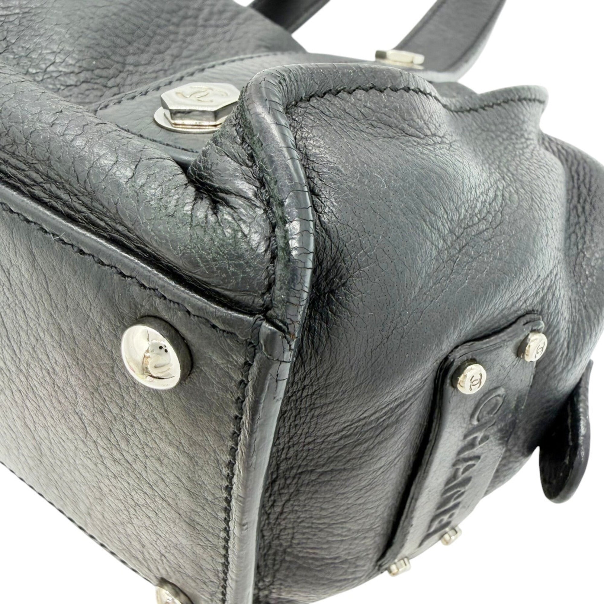 Chanel Black Leather Handbag (Pre-Owned)