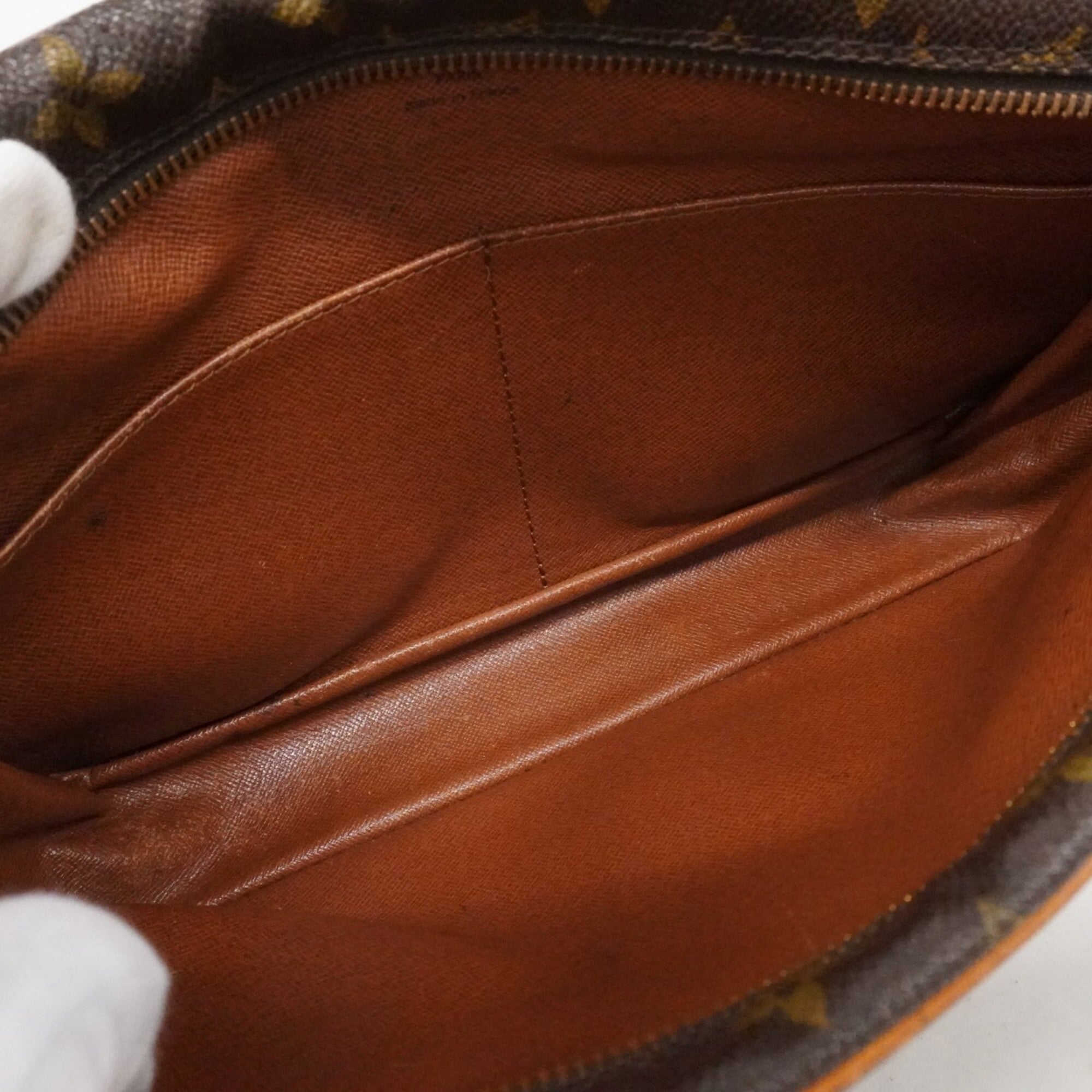 Louis Vuitton Brown Clutch Bag (Pre-Owned)
