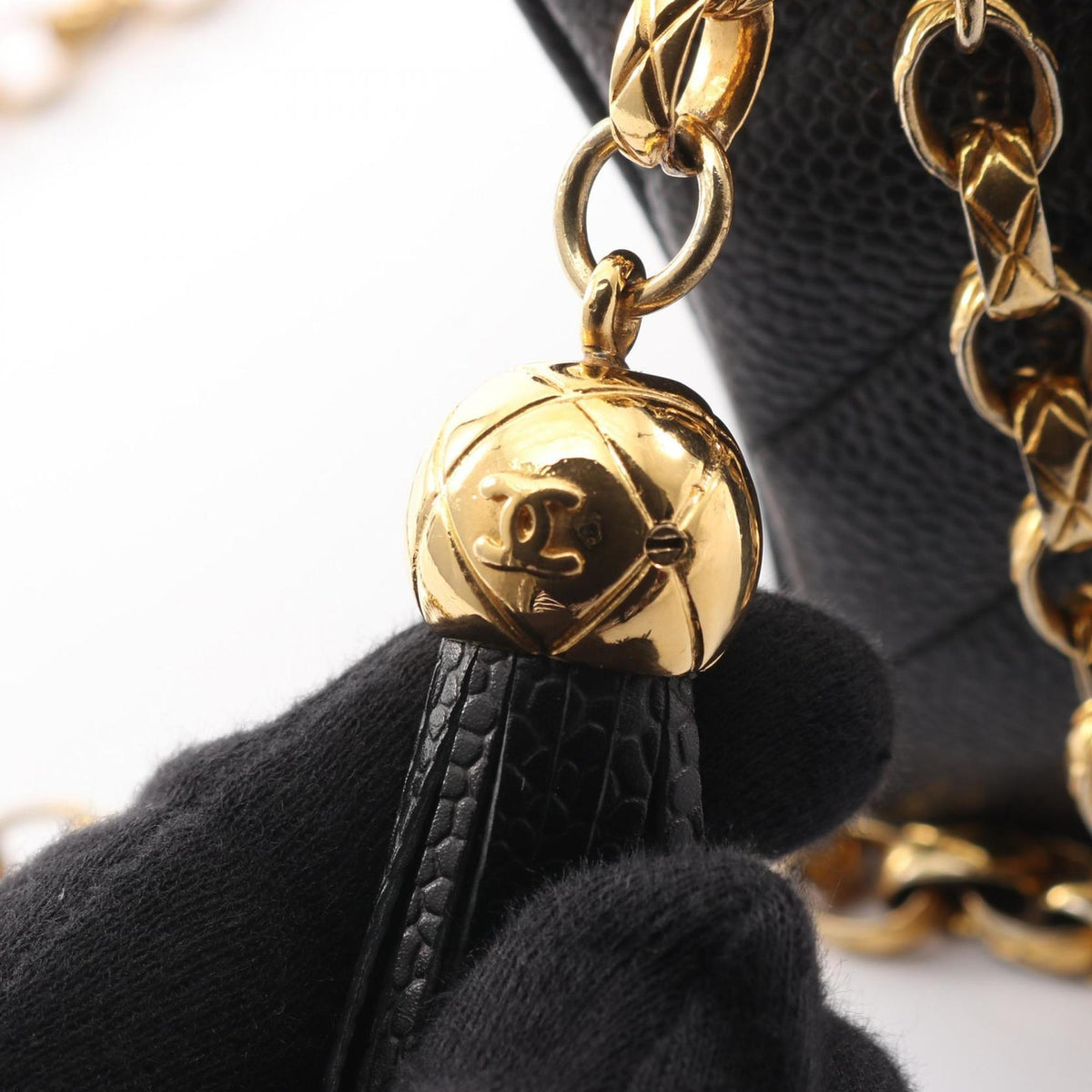 Chanel Black Leather Handbag Shoulder Bag (Pre-Owned)